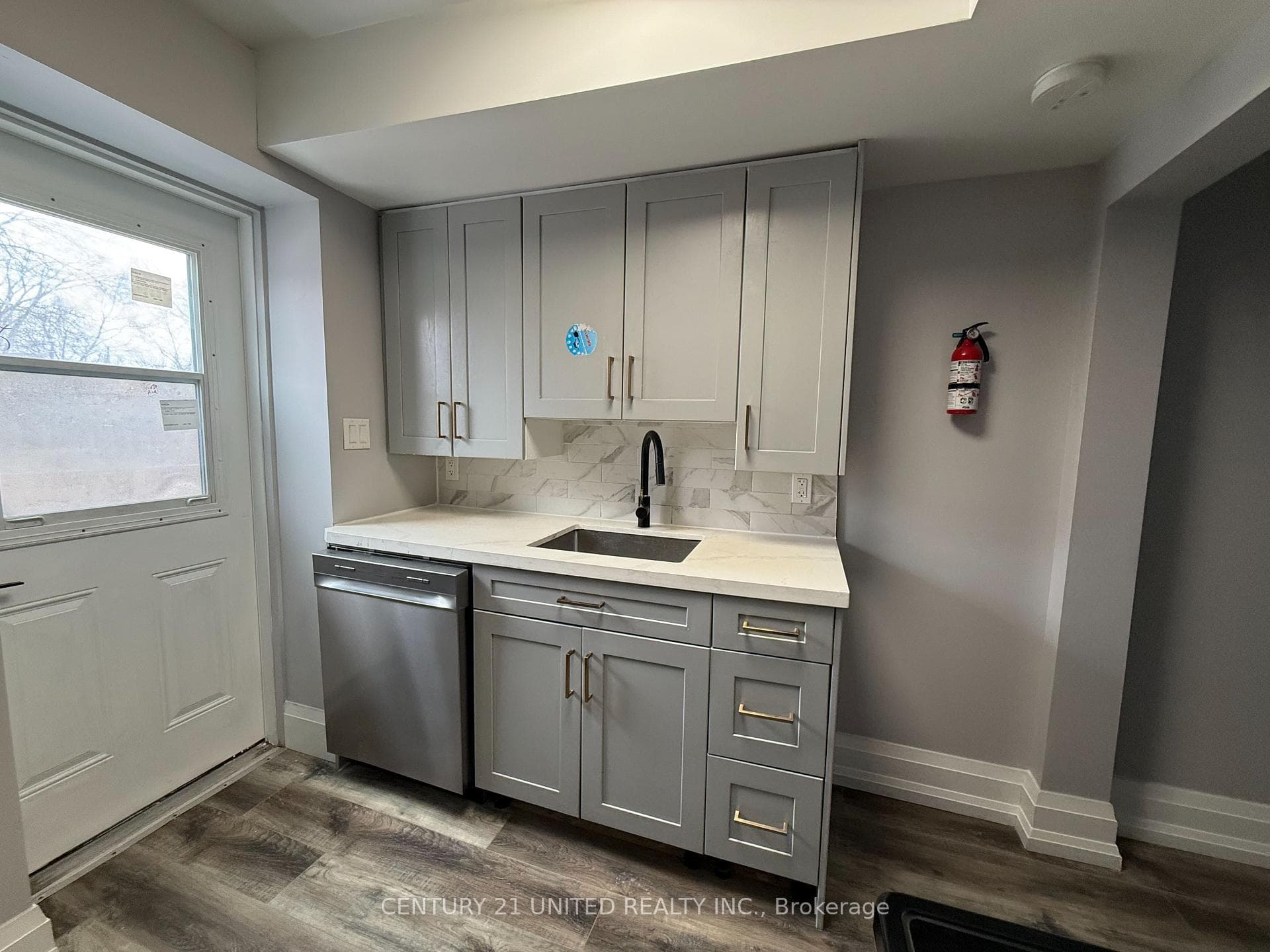 470 Boliver Street Unit B photo 3