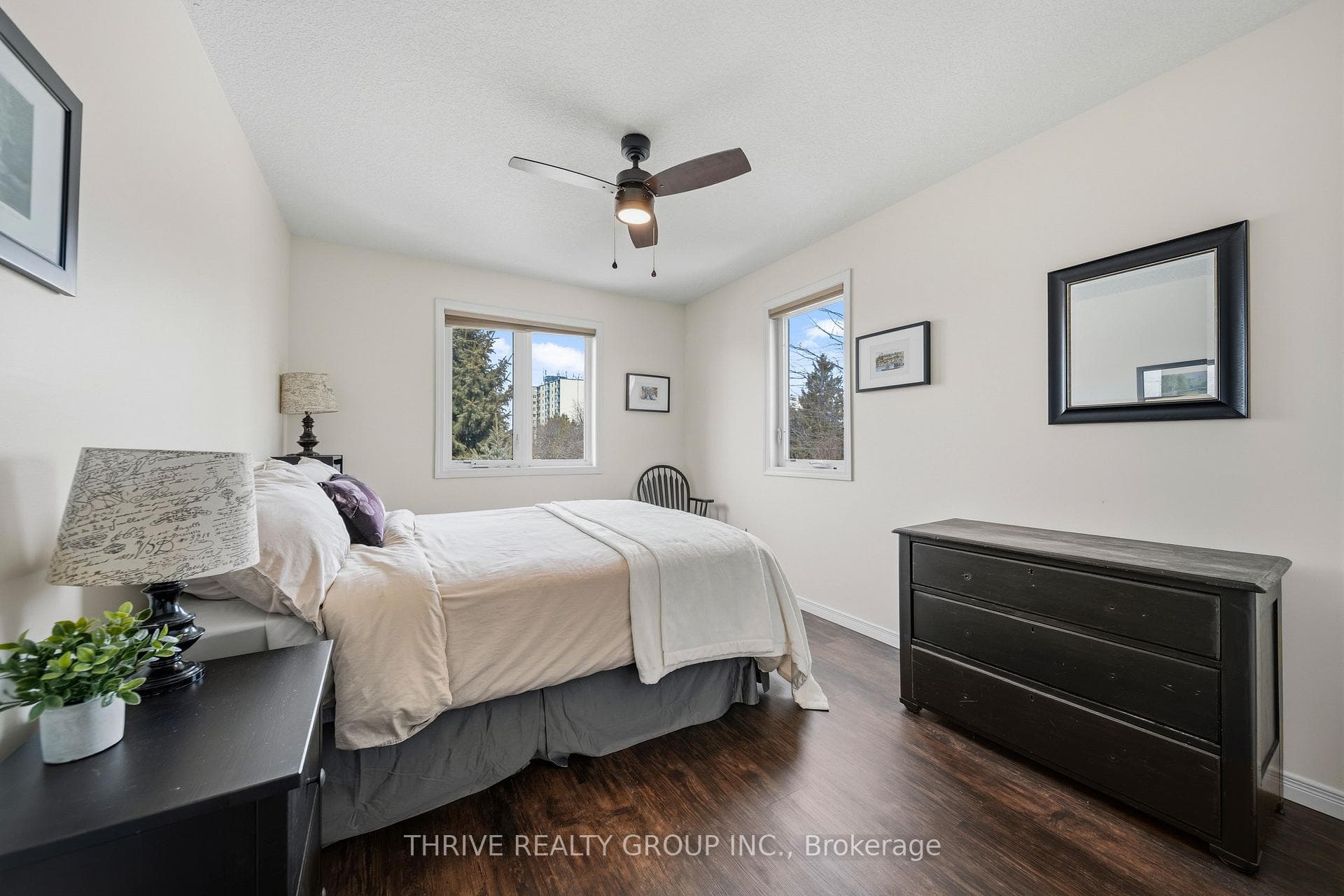 582 HYDE PARK Road Unit 2 photo 20