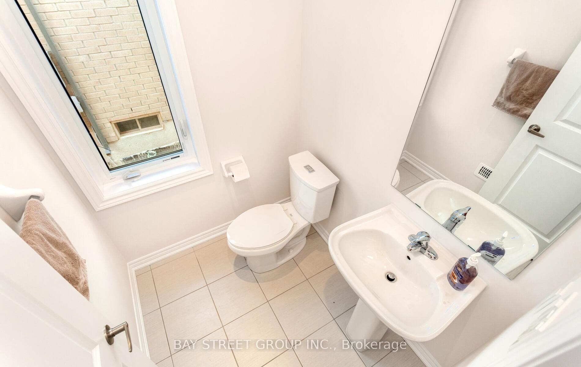 888 Apple Terrace photo 20