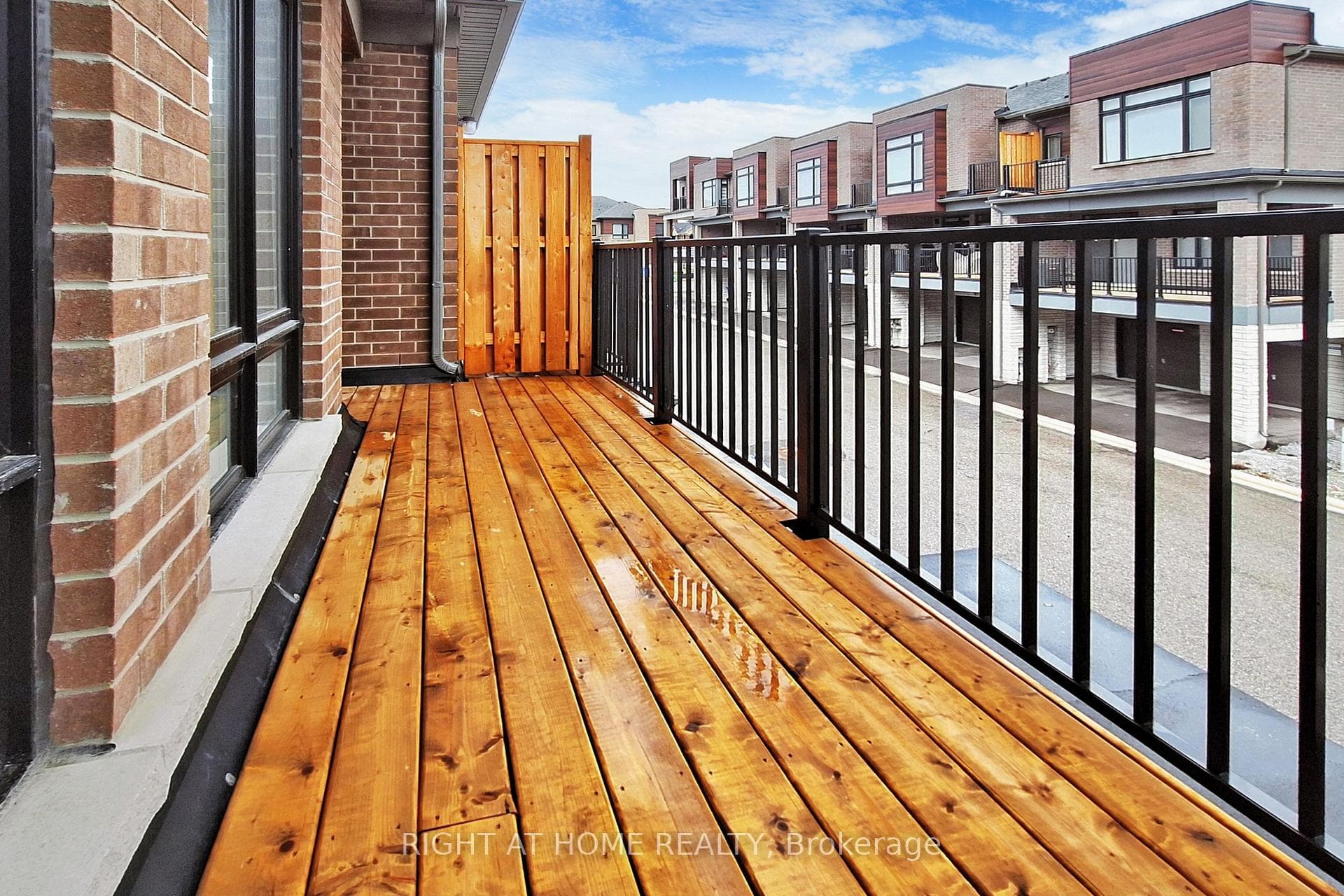 157 Blick Crescent photo 38
