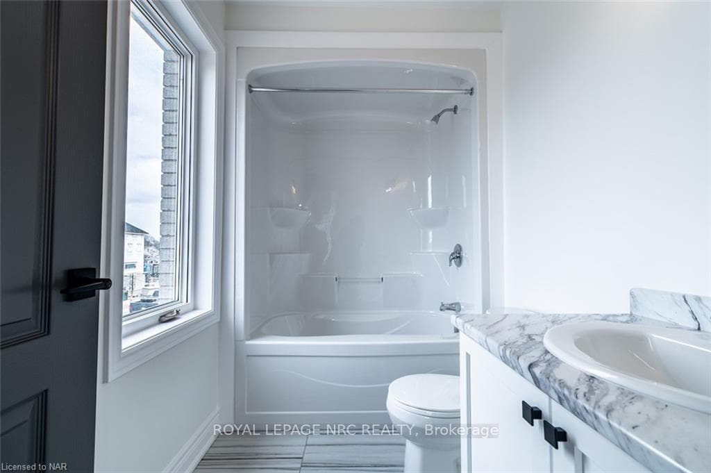 121A Moffatt Street Unit 17 photo 14