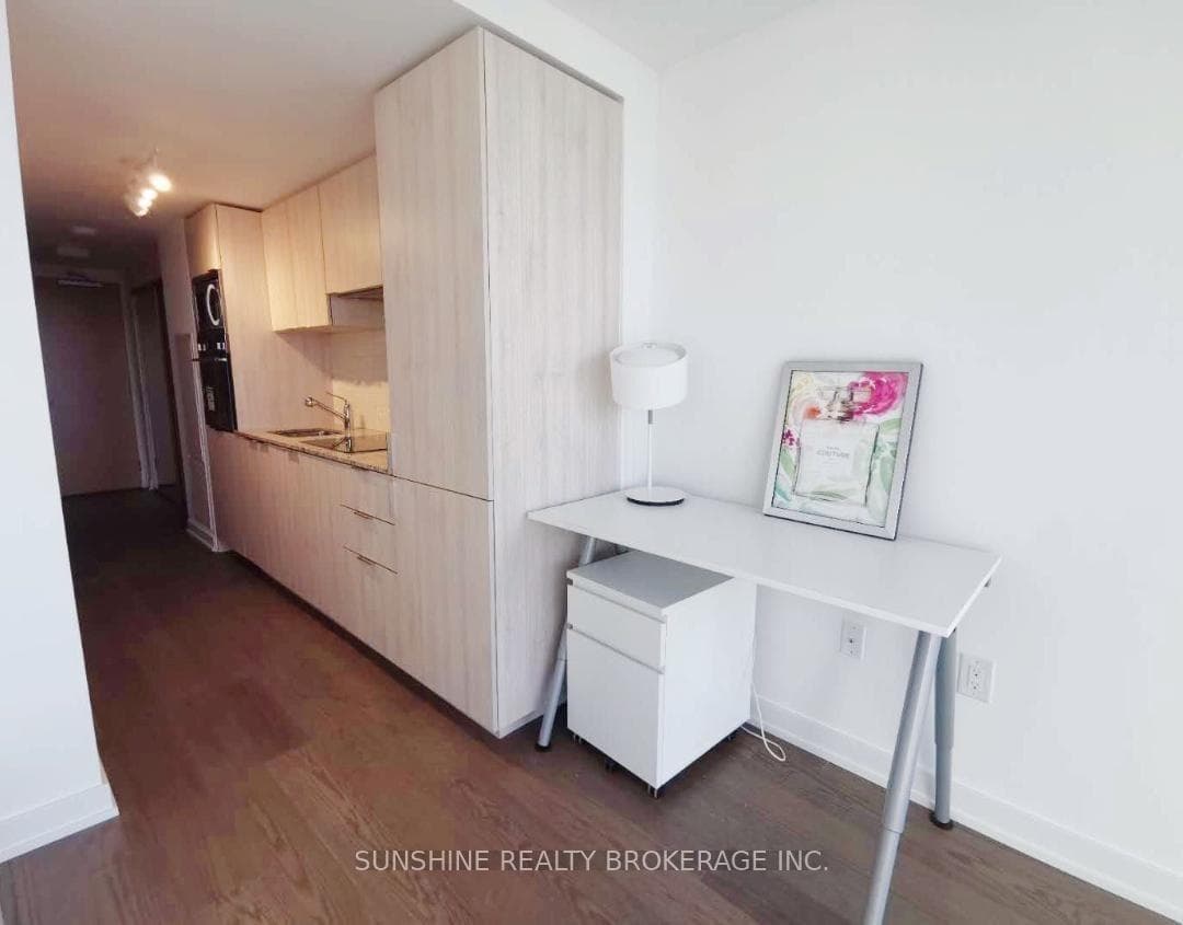 11 Wellesley Street Unit 5010 photo 9