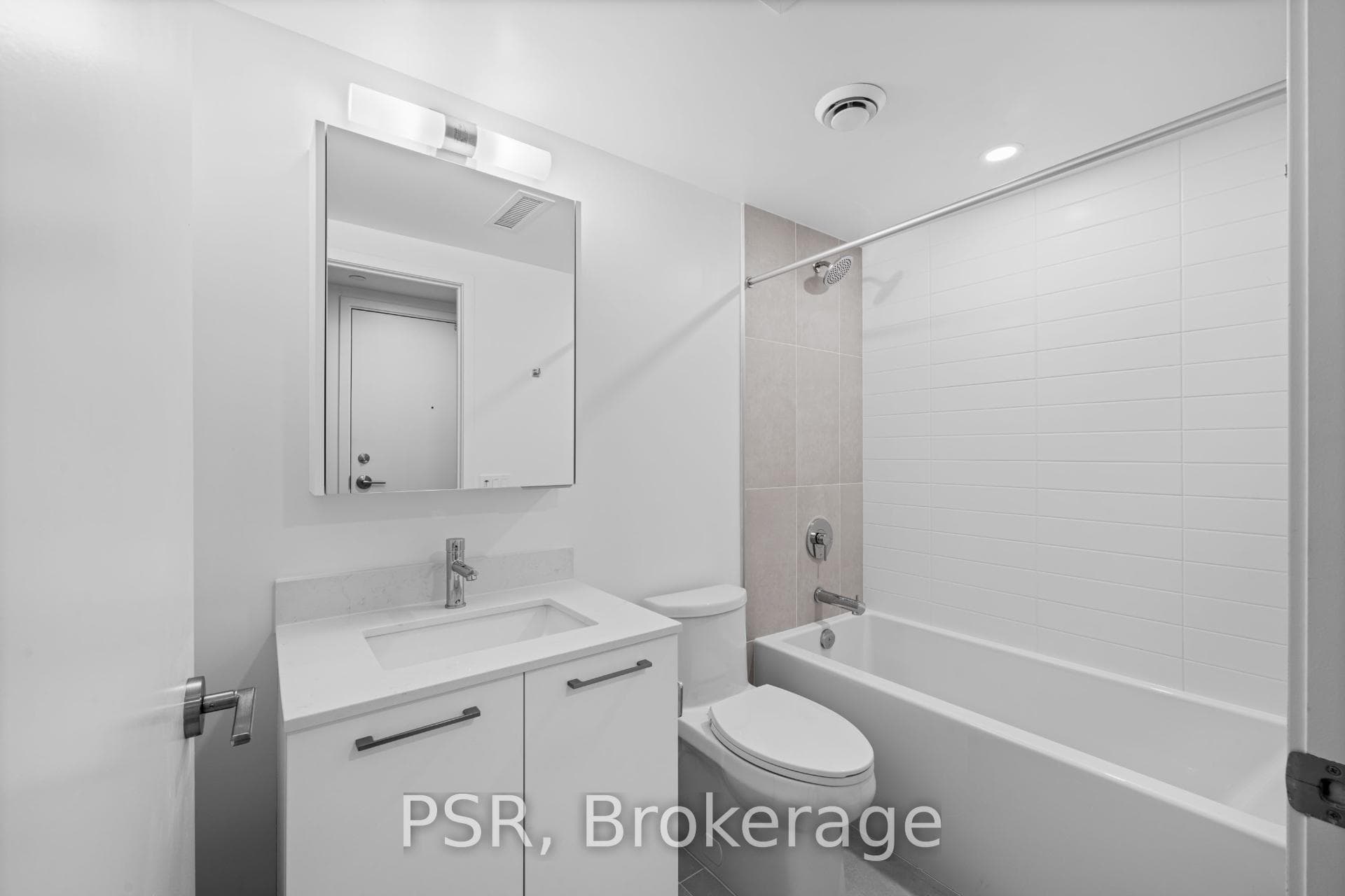 101 Roehampton Avenue Unit 315 photo 10