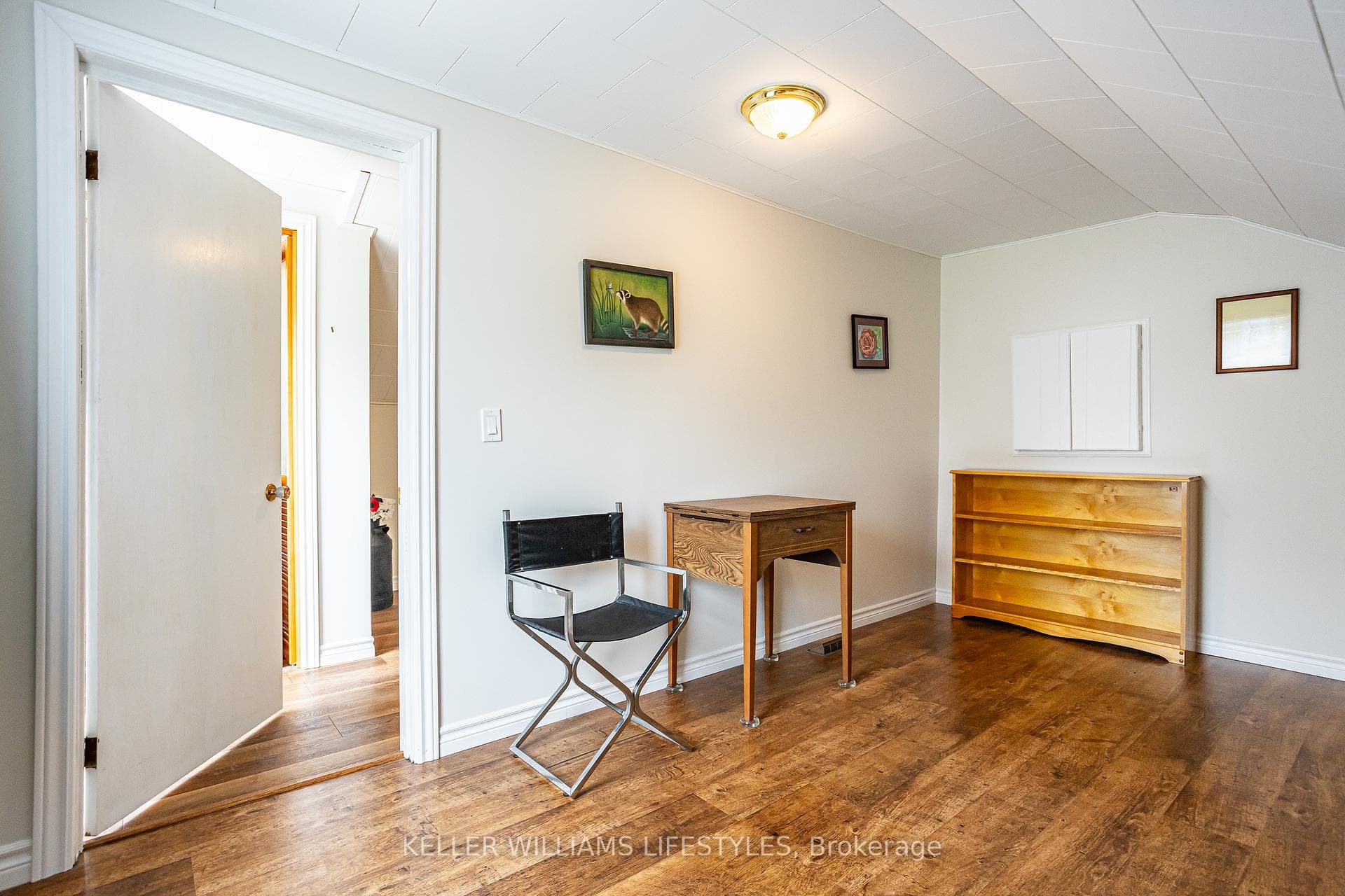 255 Hastings Street photo 29