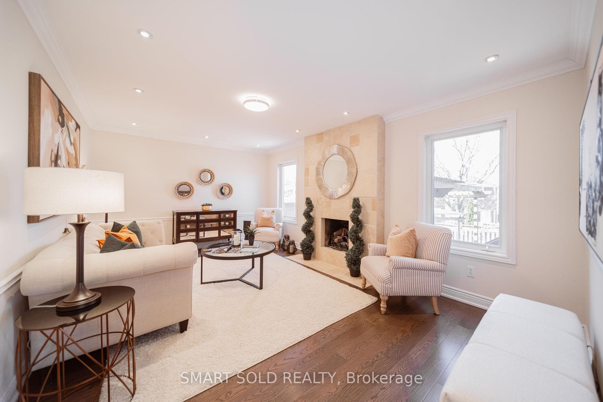 290 Greenock Drive photo 10