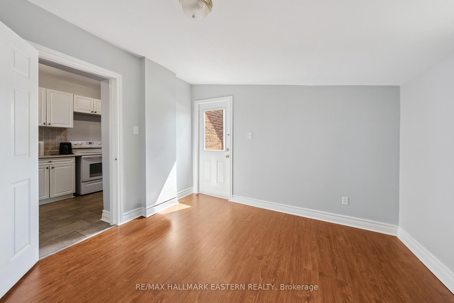 213 Brock Street photo 31