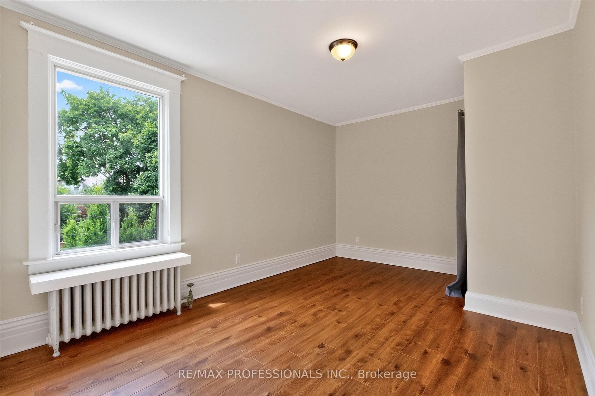 Unit 2-Second Floor 2 Bedrooms