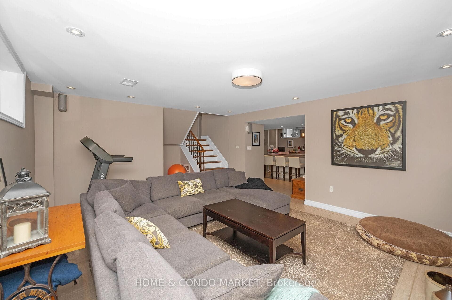 37 Hampshire Heights photo 29