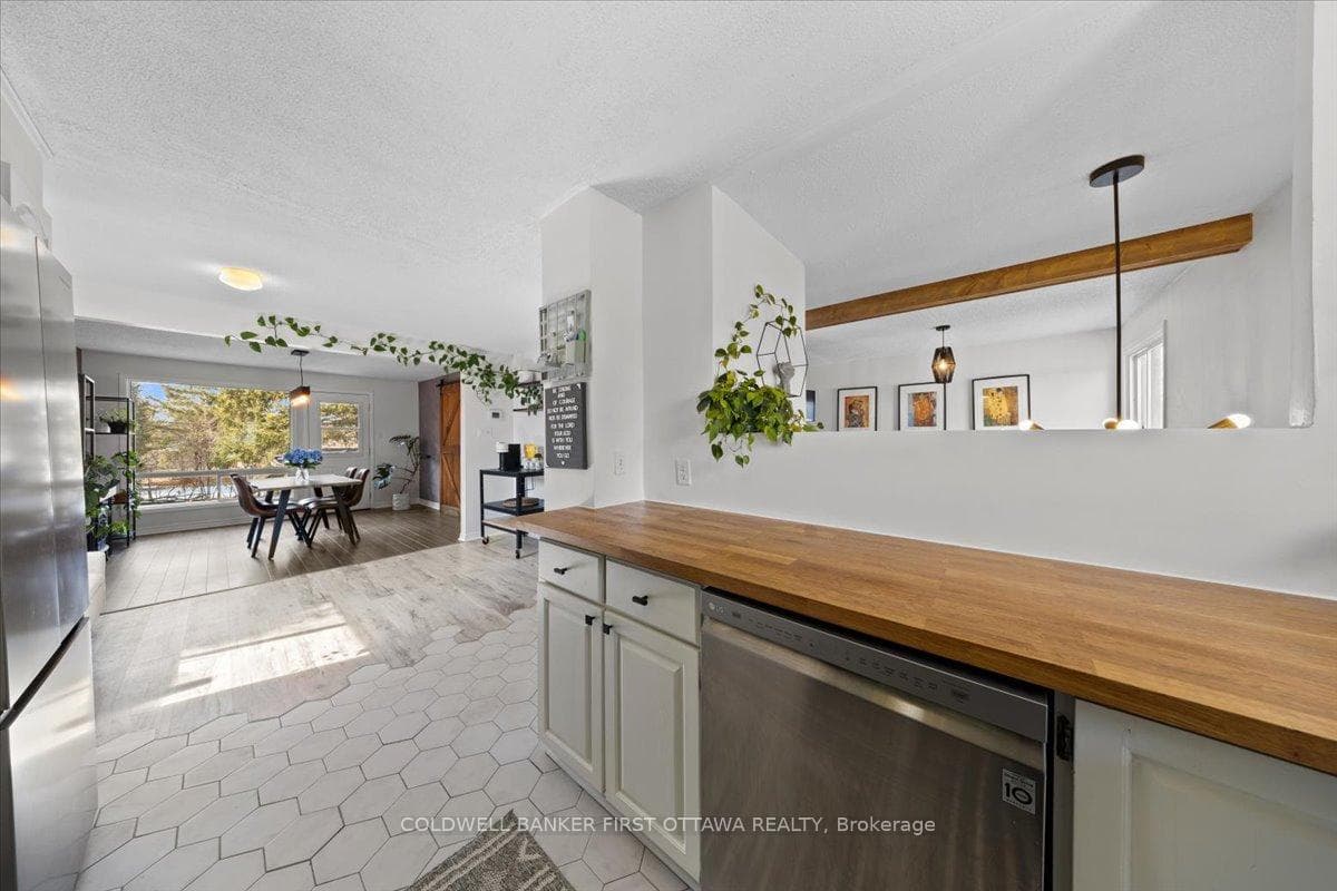 175 Castlefrank Road photo 7