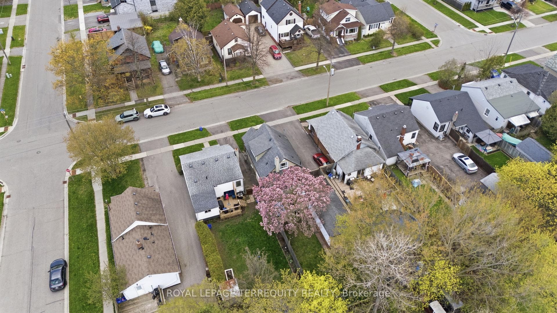 253 Oshawa Boulevard photo 5