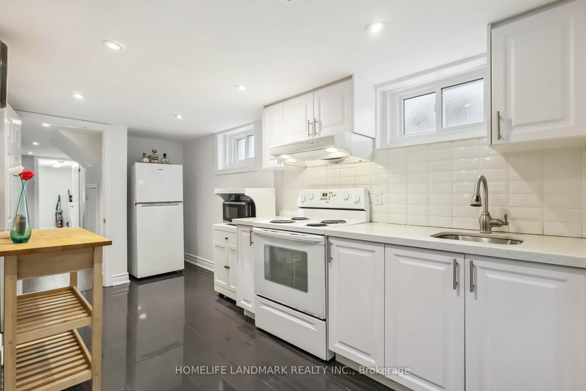 10 Tartan Avenue photo 17