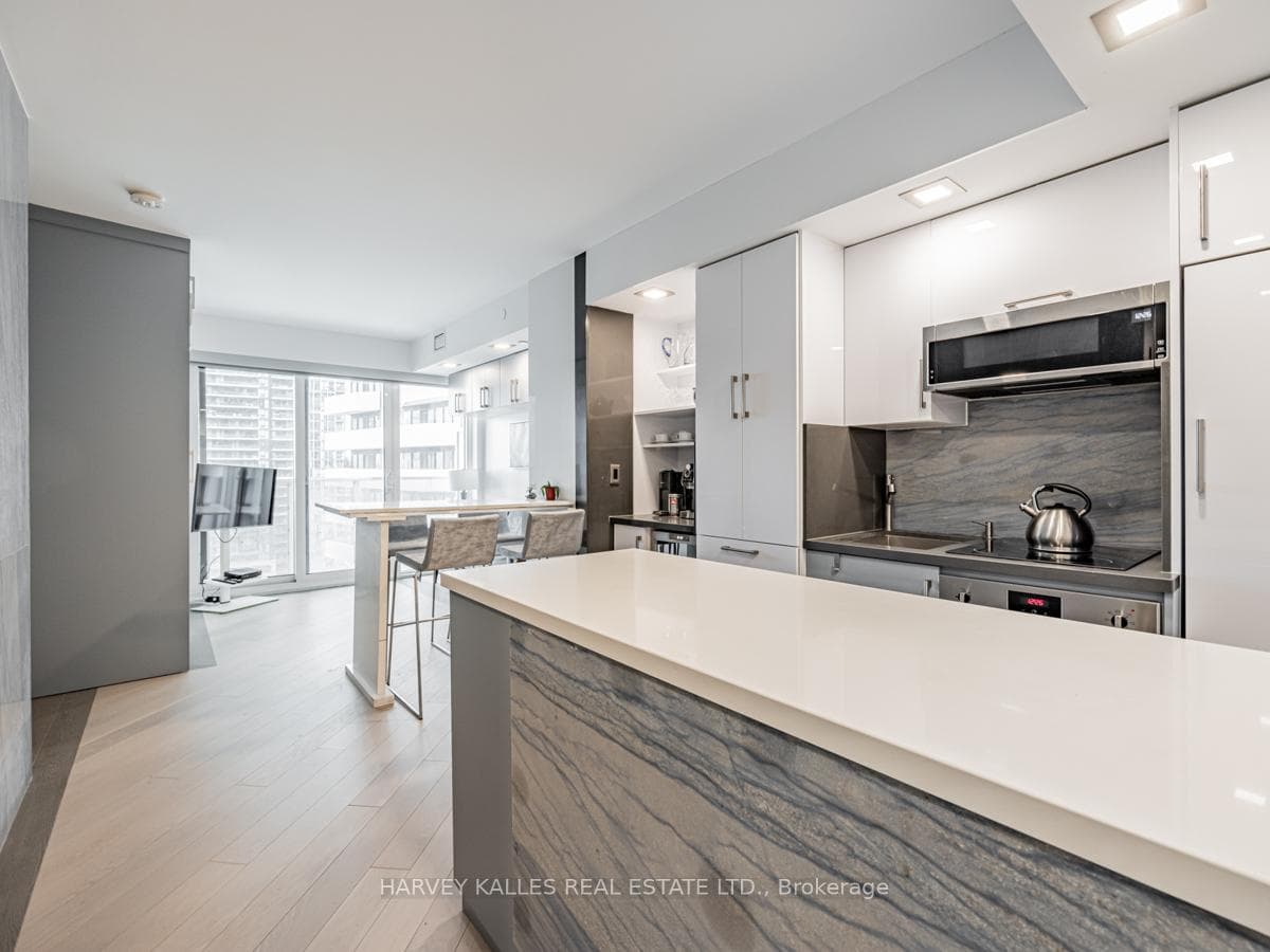 100 Harbour Street Unit 1205 photo 14