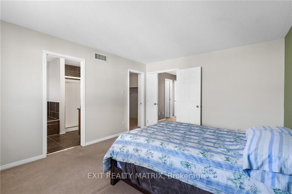 1119 BRASSEUR Crescent photo 23