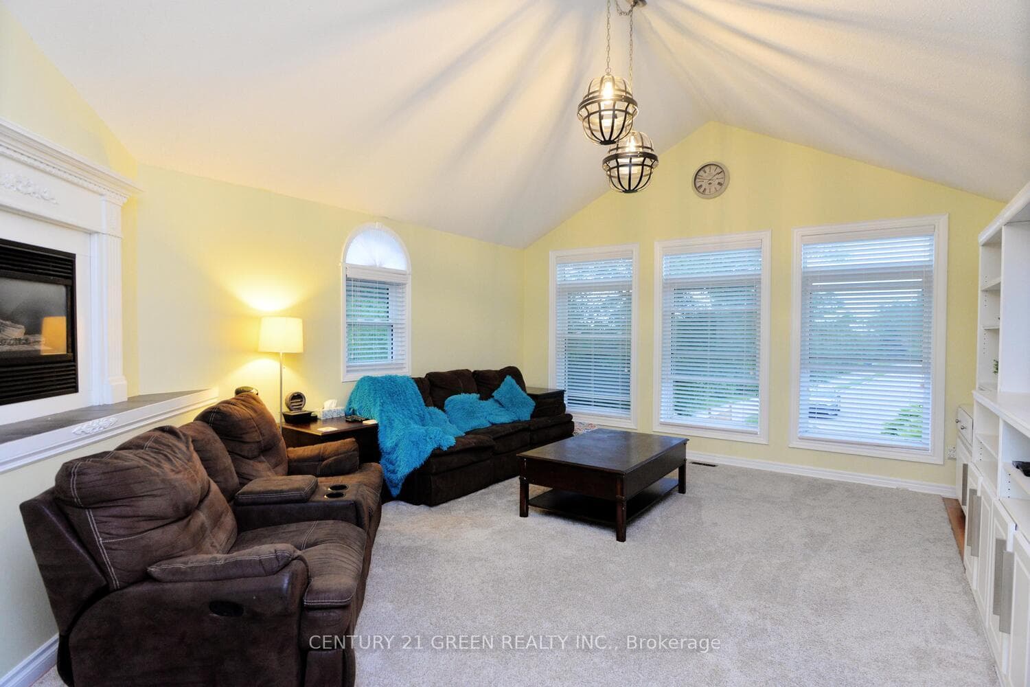 45 Sunley Crescent photo 11