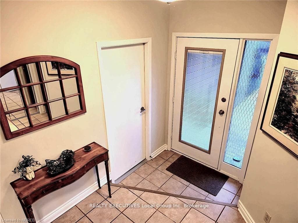 555 Main Street Unit 5 photo 4