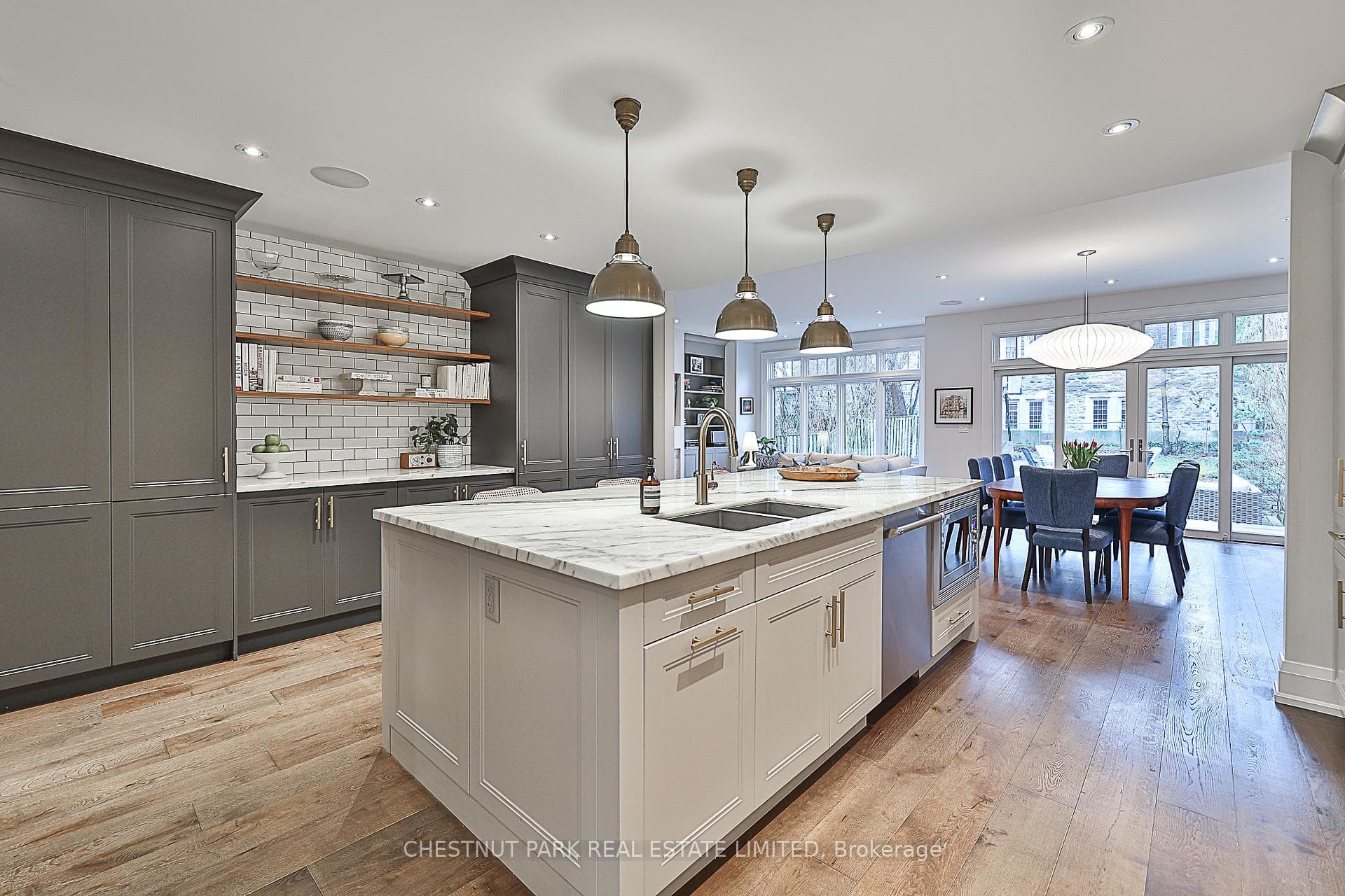 328 Bessborough Drive photo 7