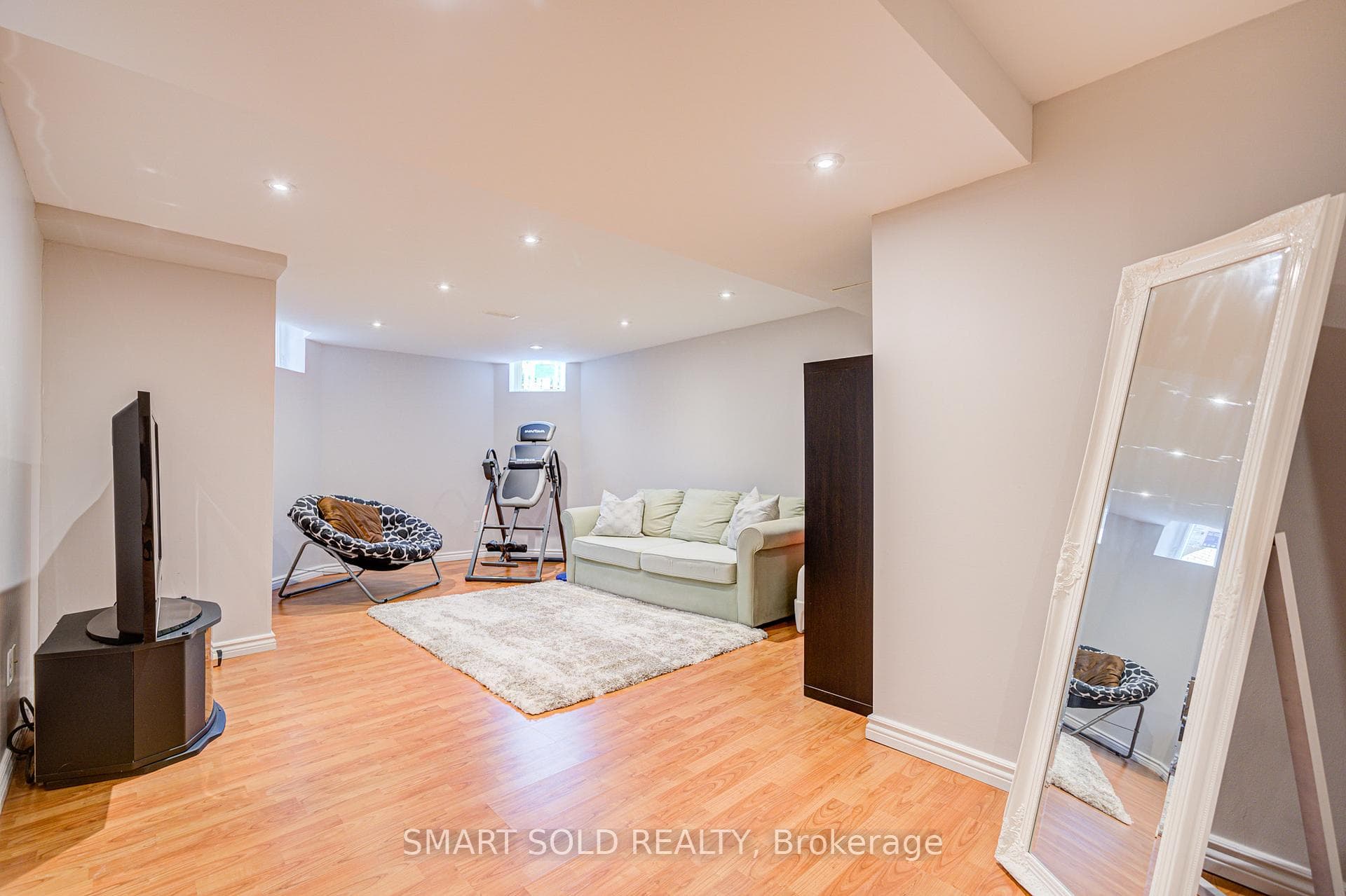 79 Hillmount Road photo 37