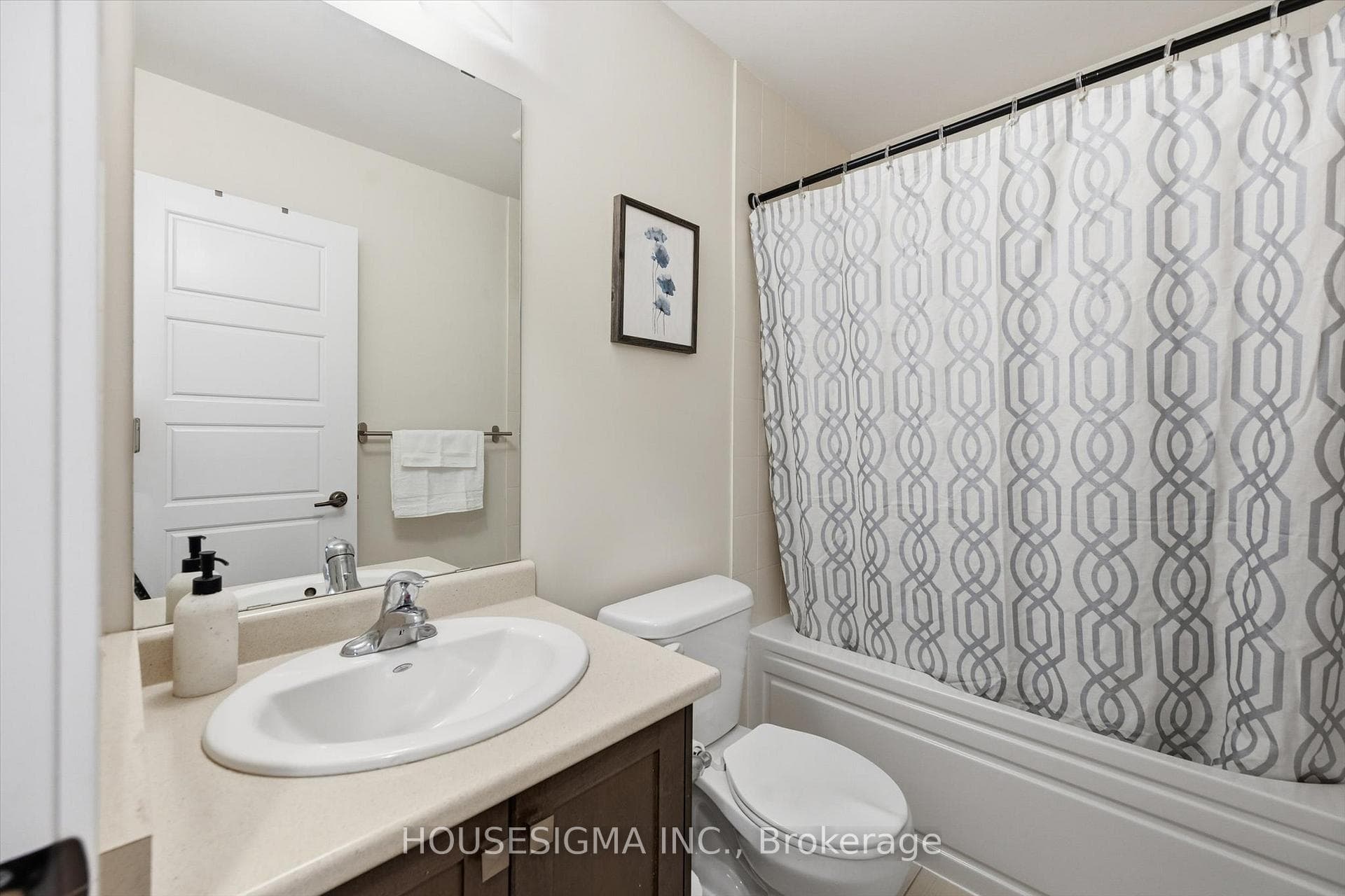 116 Scarletwood Street photo 31