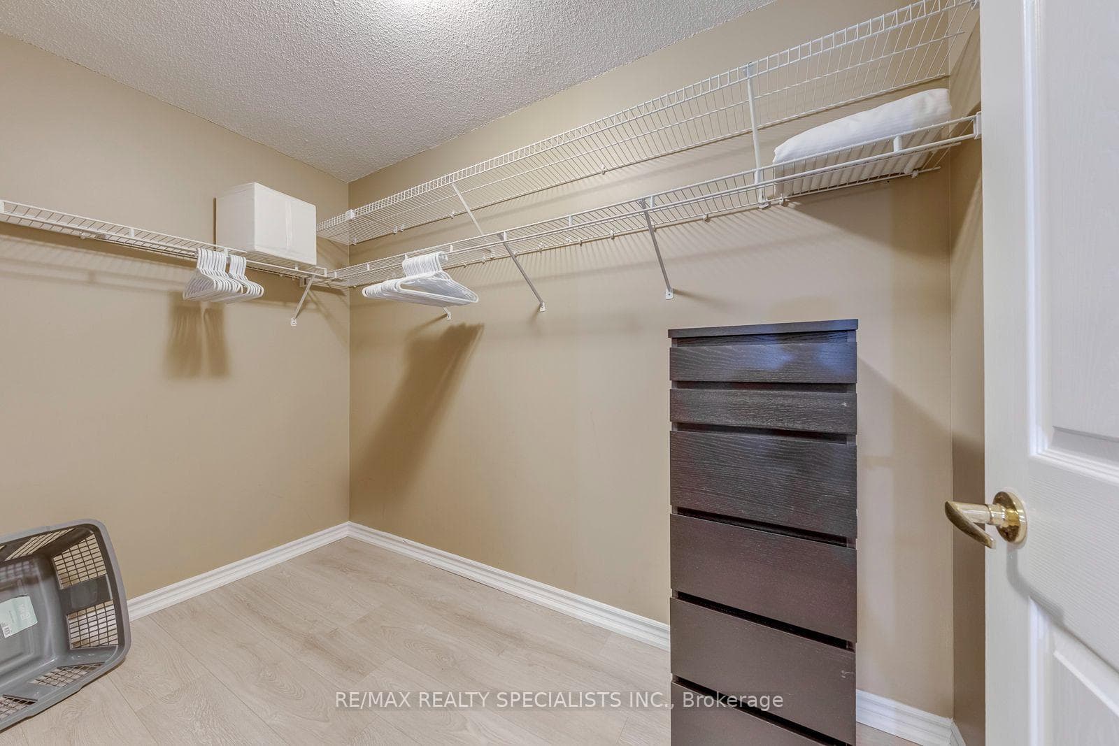 25 Kingsbridge Garden Circle Unit 924 photo 40