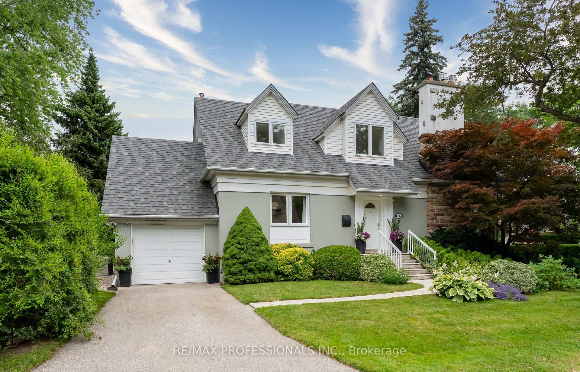 86 Van Dusen Boulevard photo 1