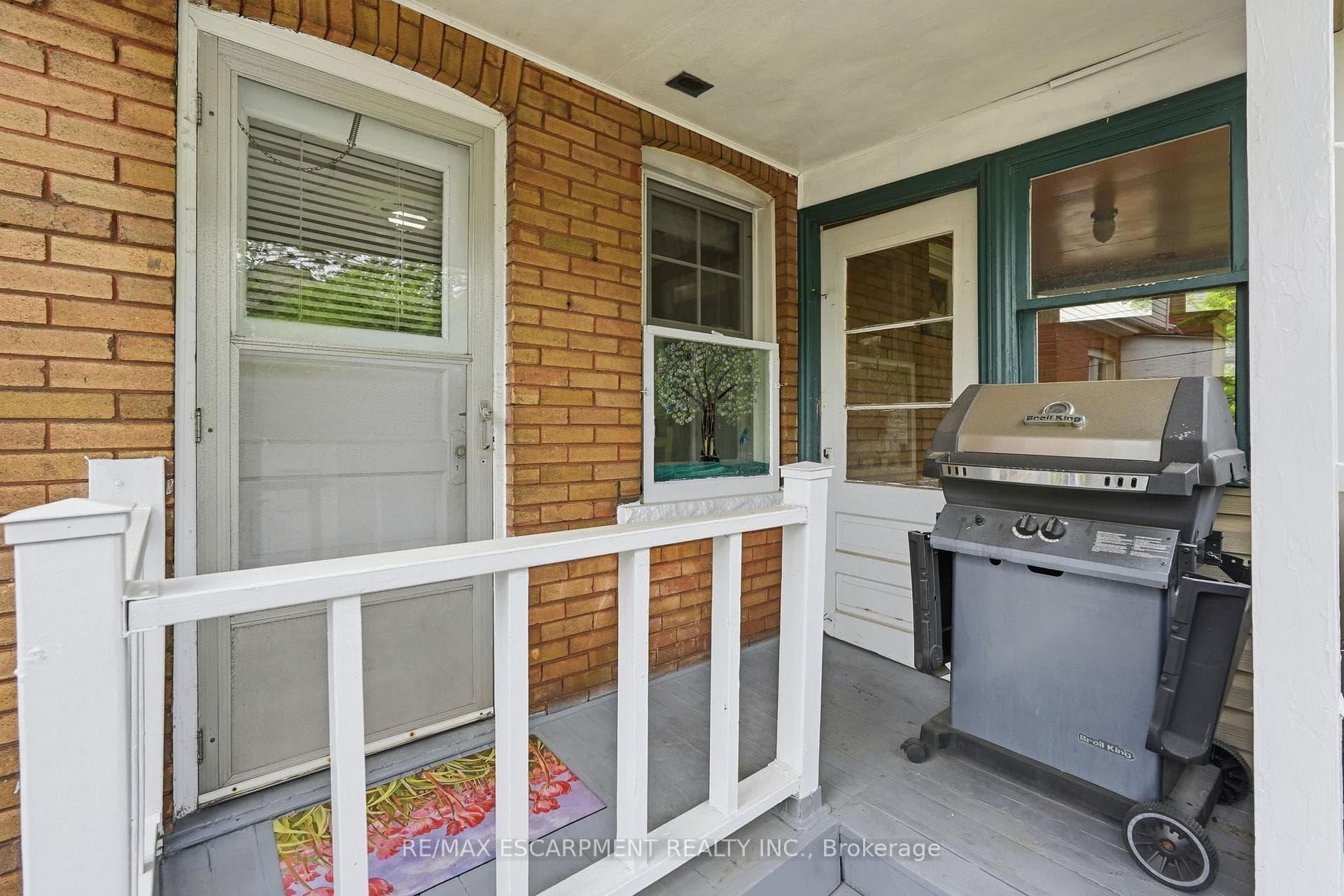 16 CONNAUGHT Avenue photo 40