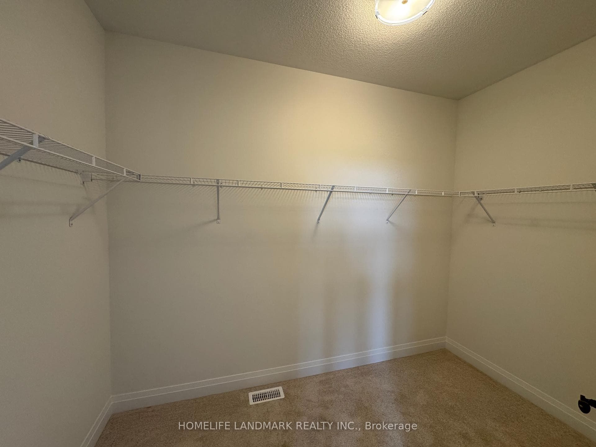 73 West Village Lane photo 26