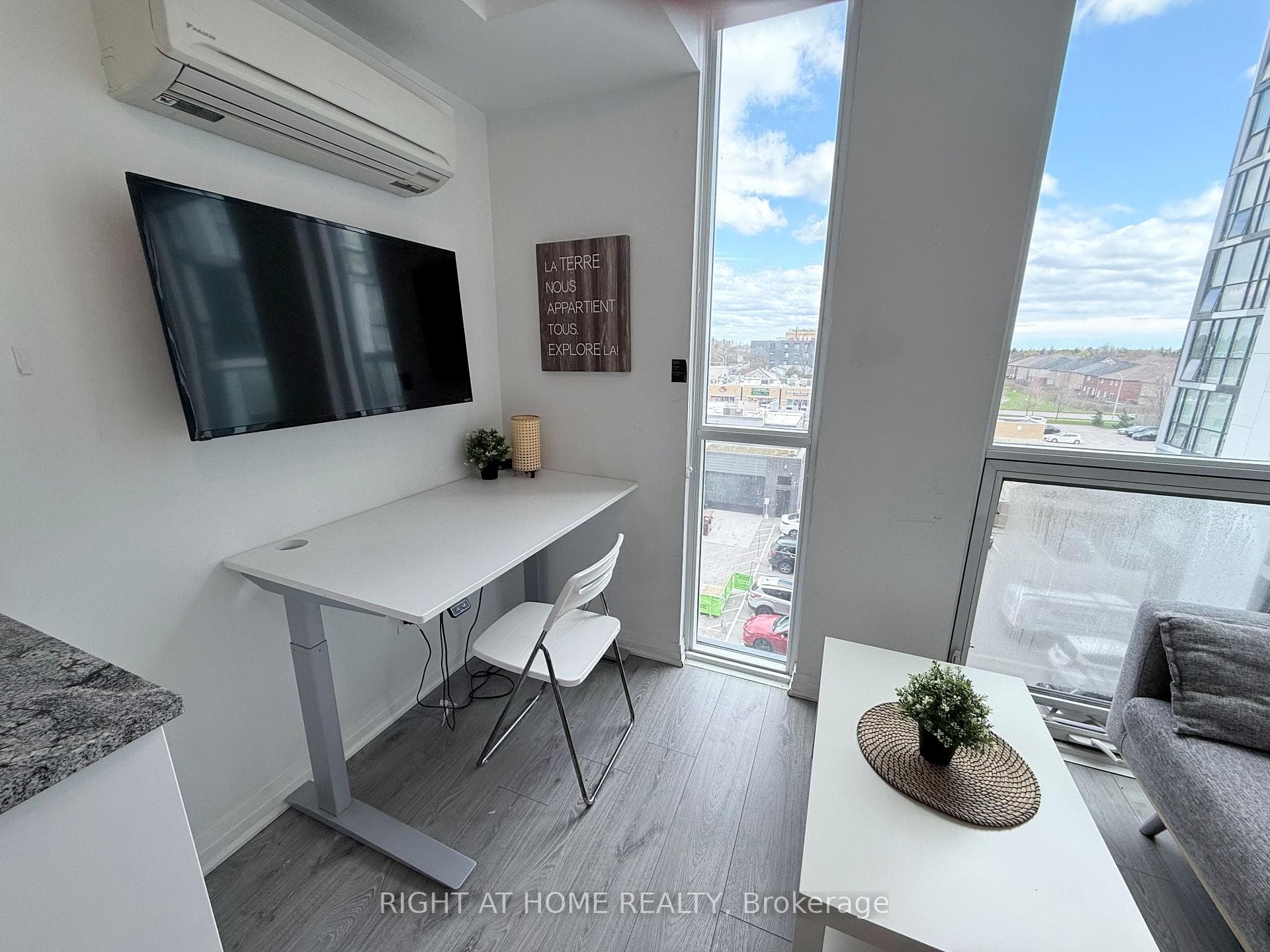 1900 Simcoe Street Unit 441 photo 4