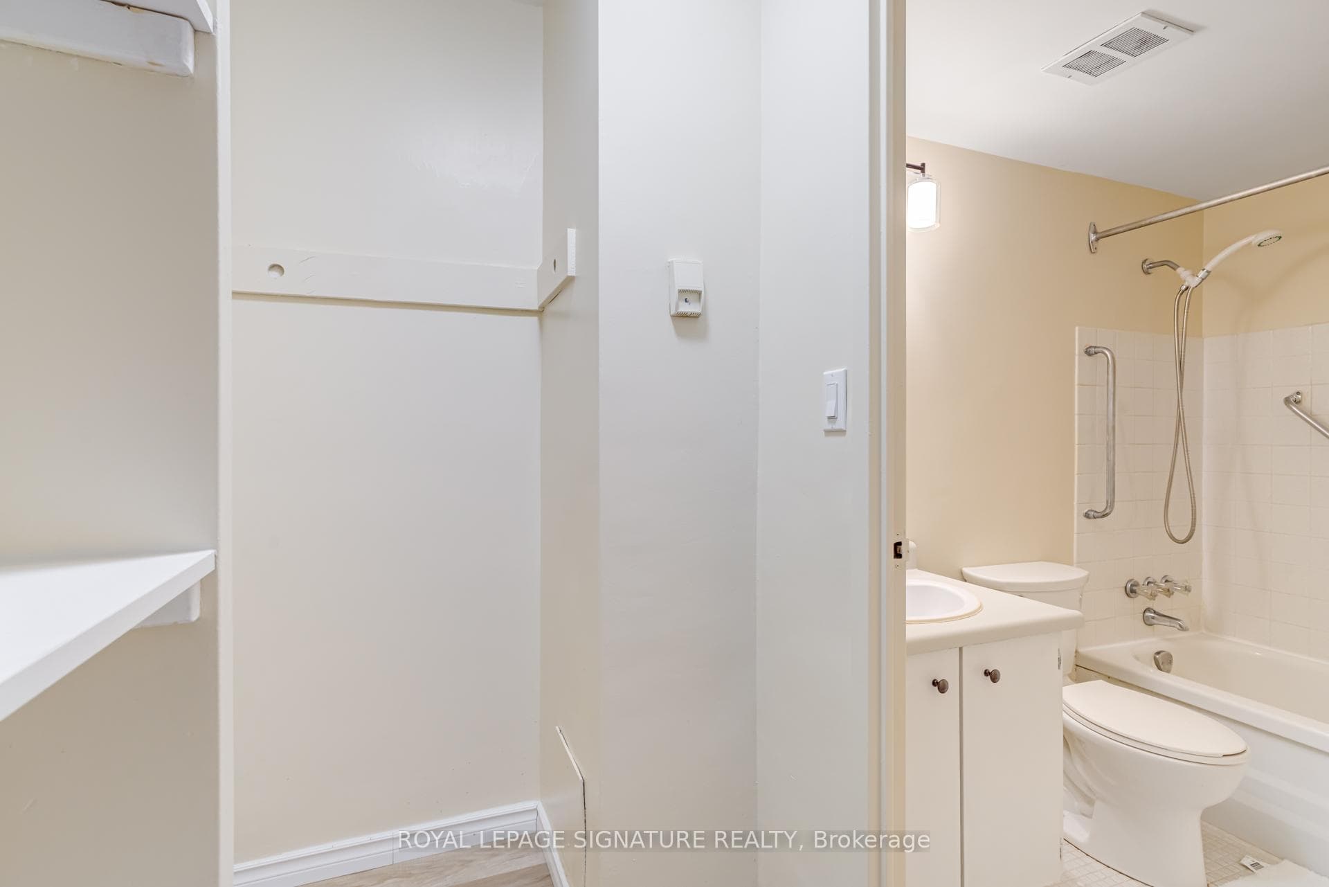 40 Homewood Avenue Unit 1011 photo 14