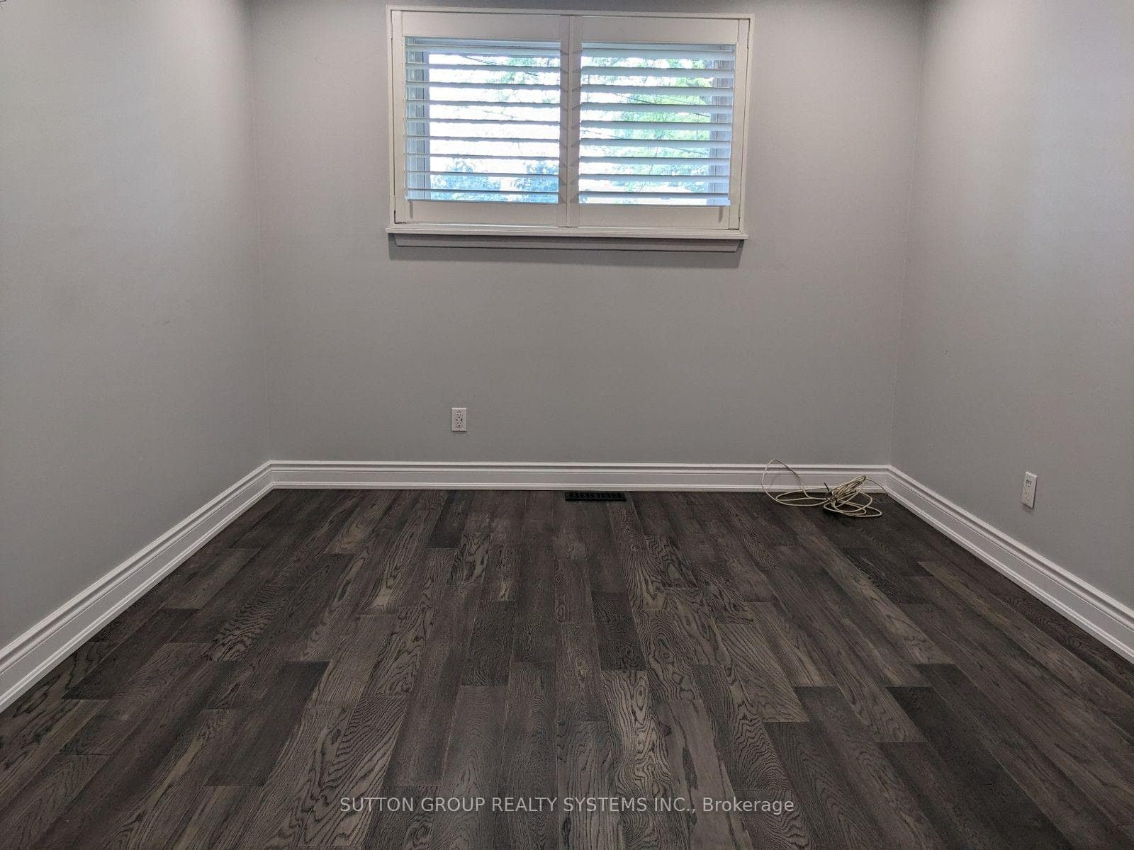 297 Balmoral Drive photo 11