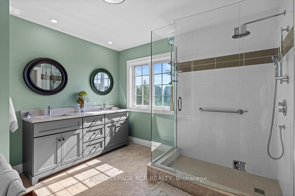 Double vanities/glass shower