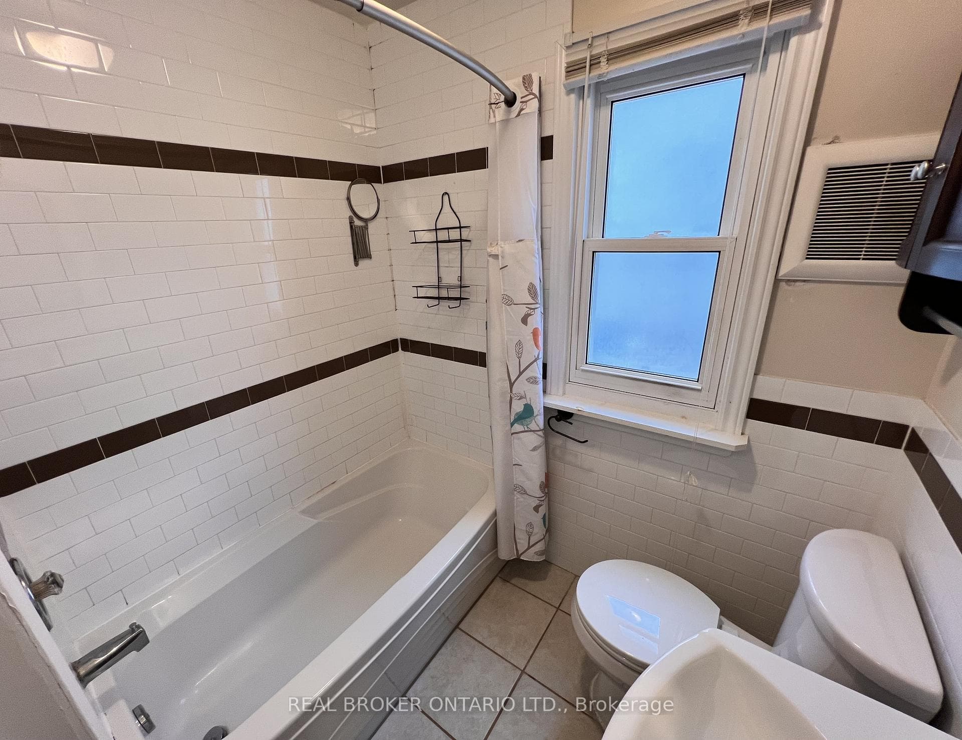 75 Vanbrugh Avenue Unit MAIN photo 6