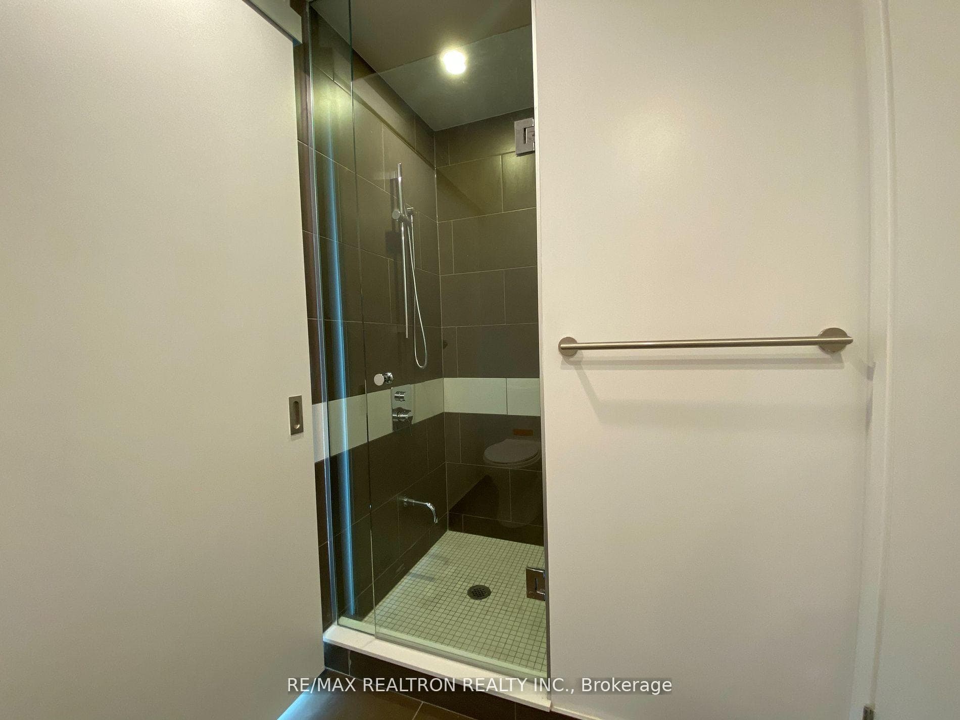 197 Yonge Street Unit 5109 photo 12