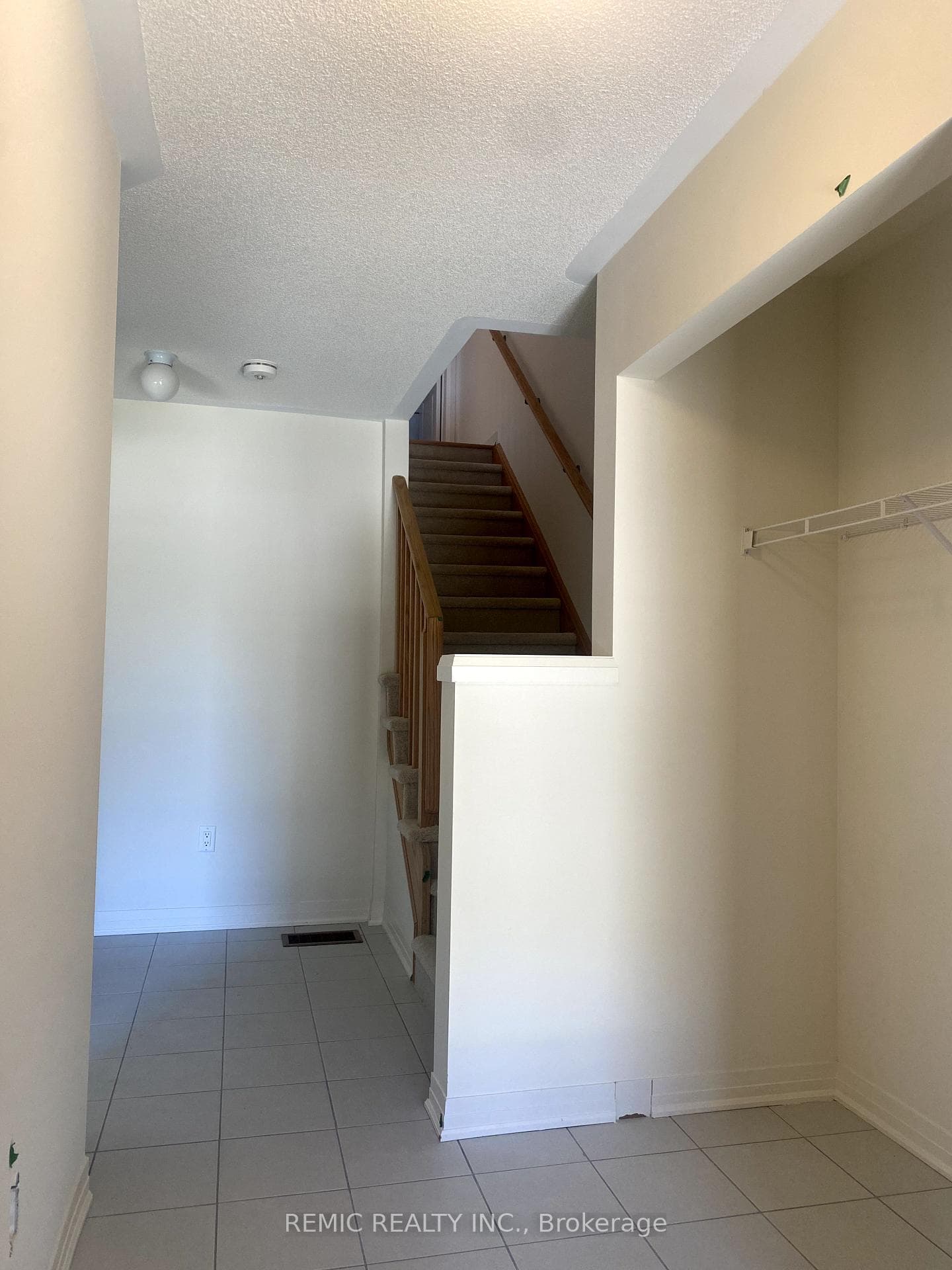 6 Clarington Boulevard photo 15