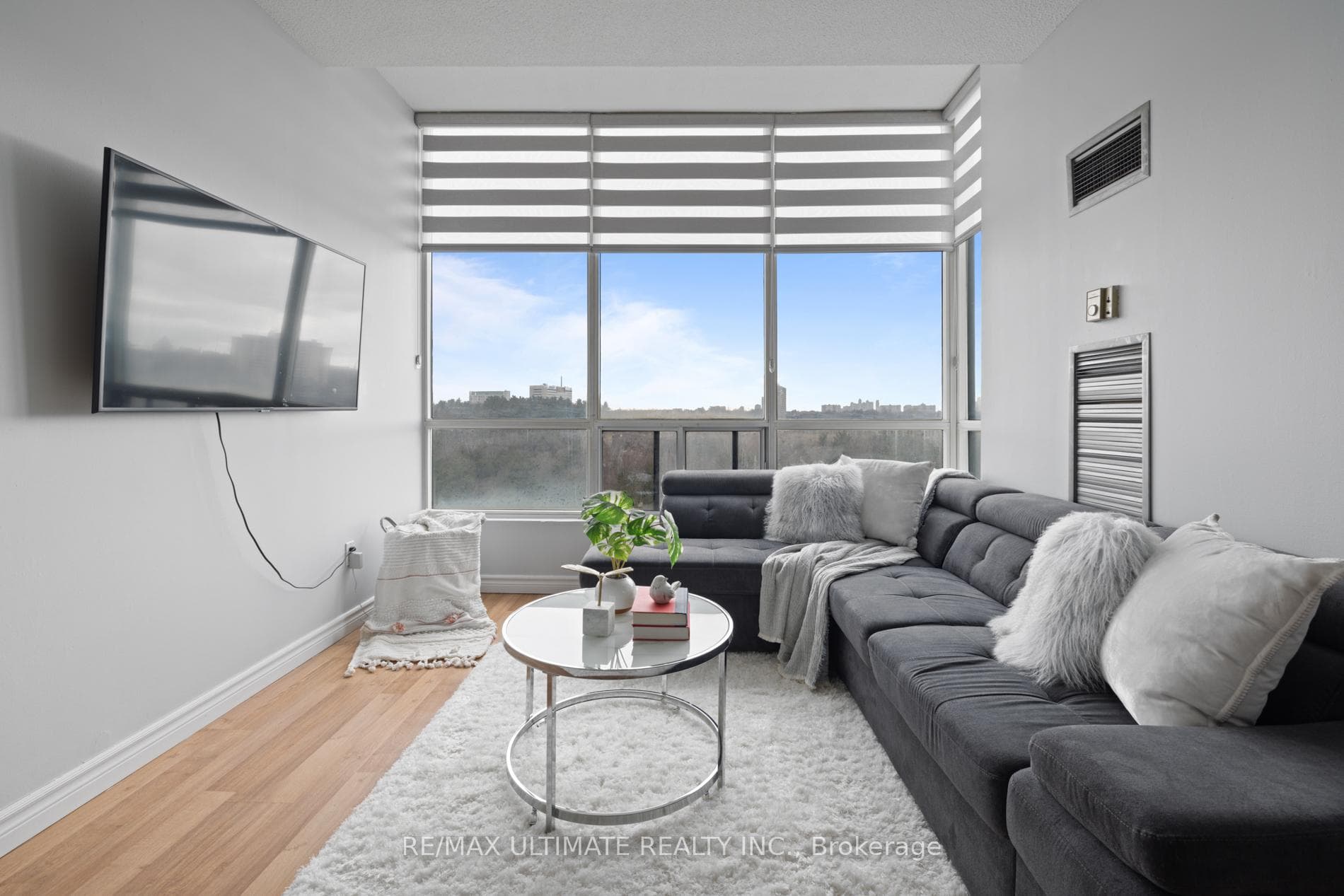 3050 Ellesmere Road Unit PH11 photo 3