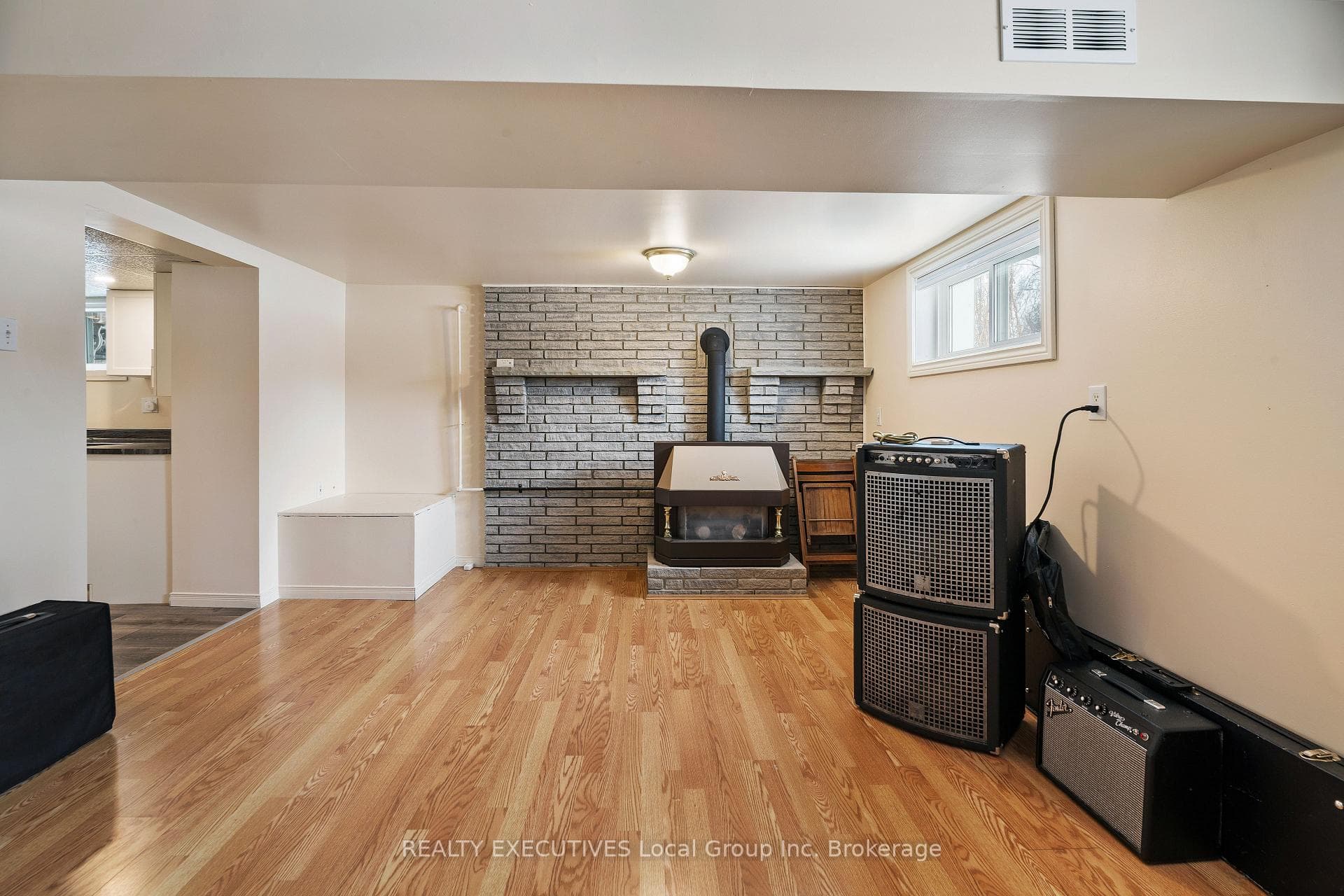 100 CAMPBELL Avenue photo 27
