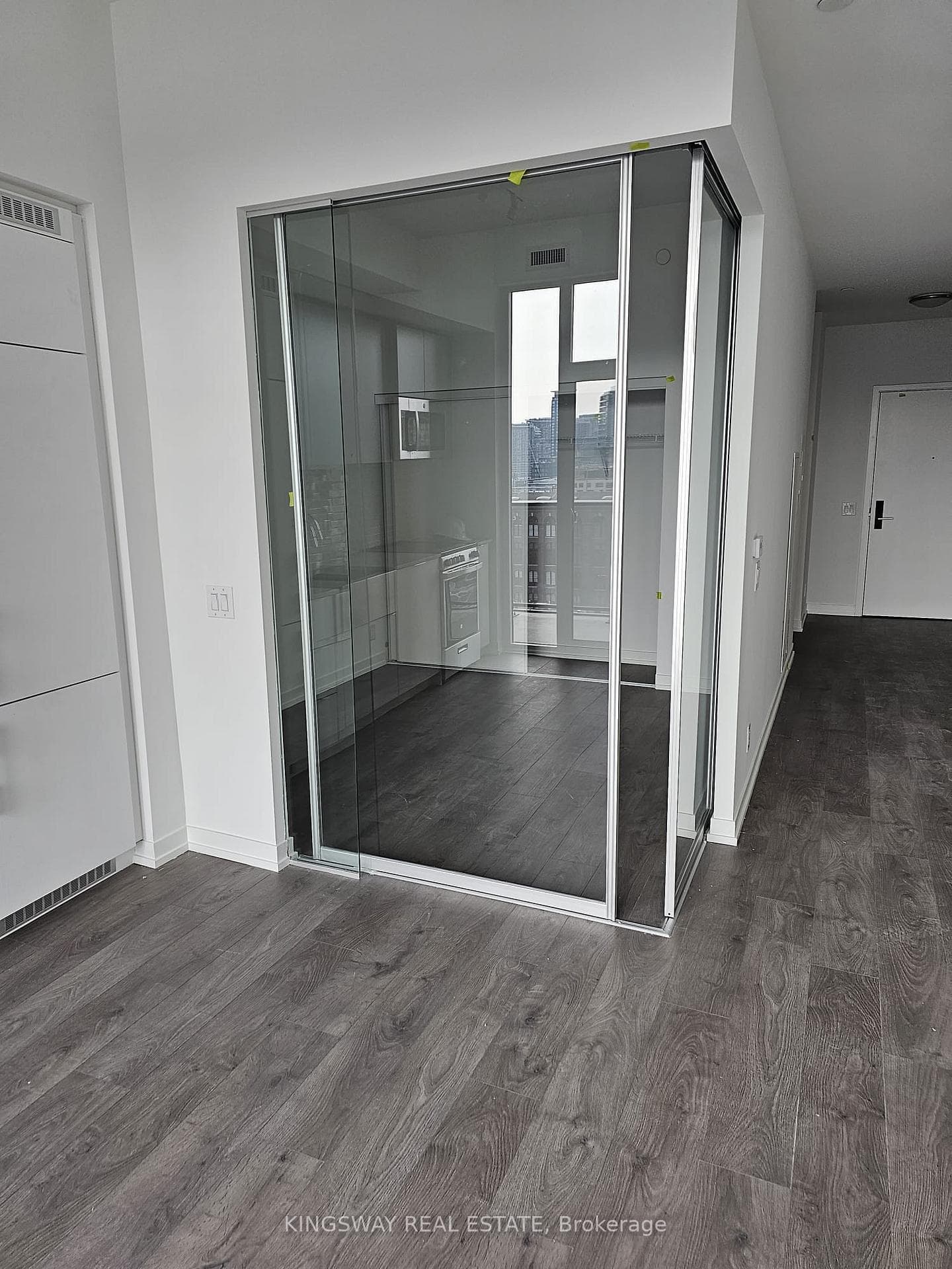 270 Dufferin Street Unit 1123 photo 8