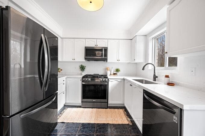 306 Silken Laumann Drive photo 15