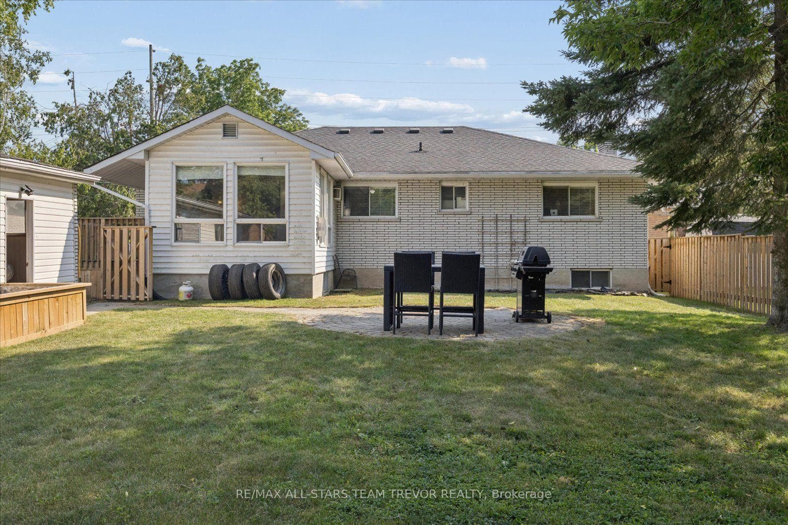 280 Bay Street photo 38
