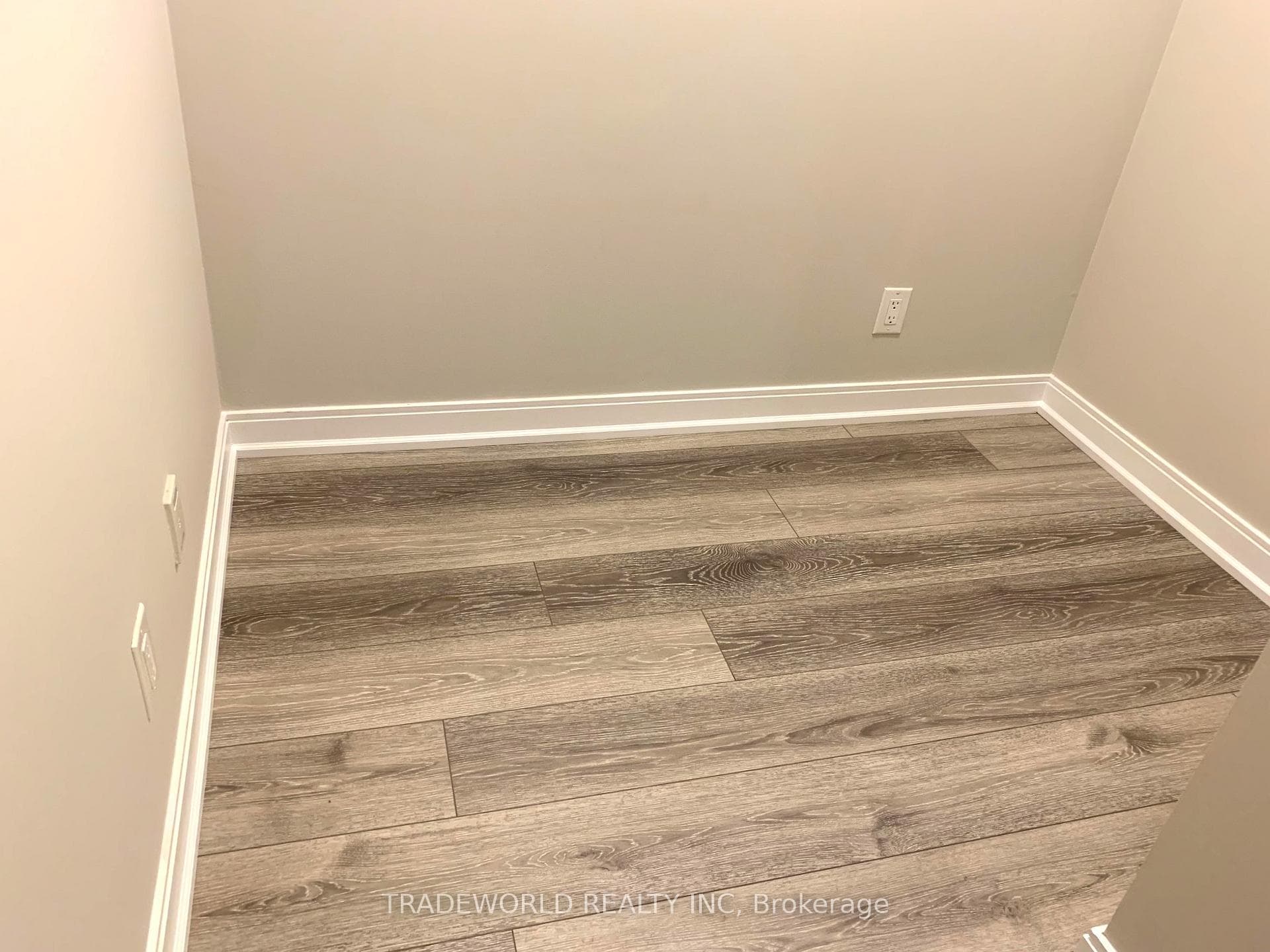88 Broadway Avenue Unit 306 photo 11