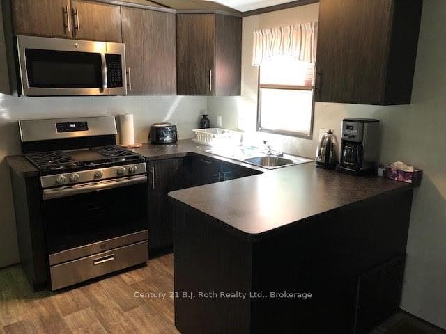 767 Poplar Crescent photo 37