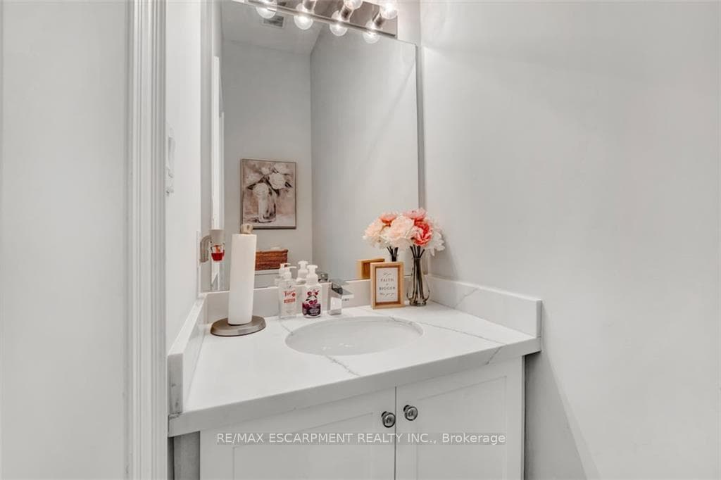 7 Lightfeather Place photo 18