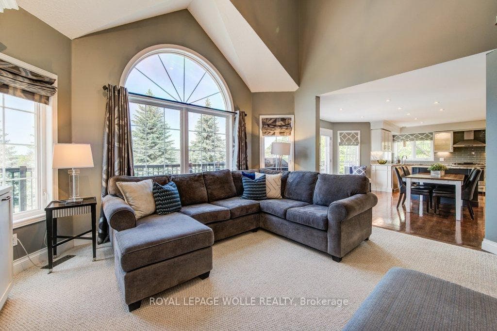47 Forest Breeze Court photo 16