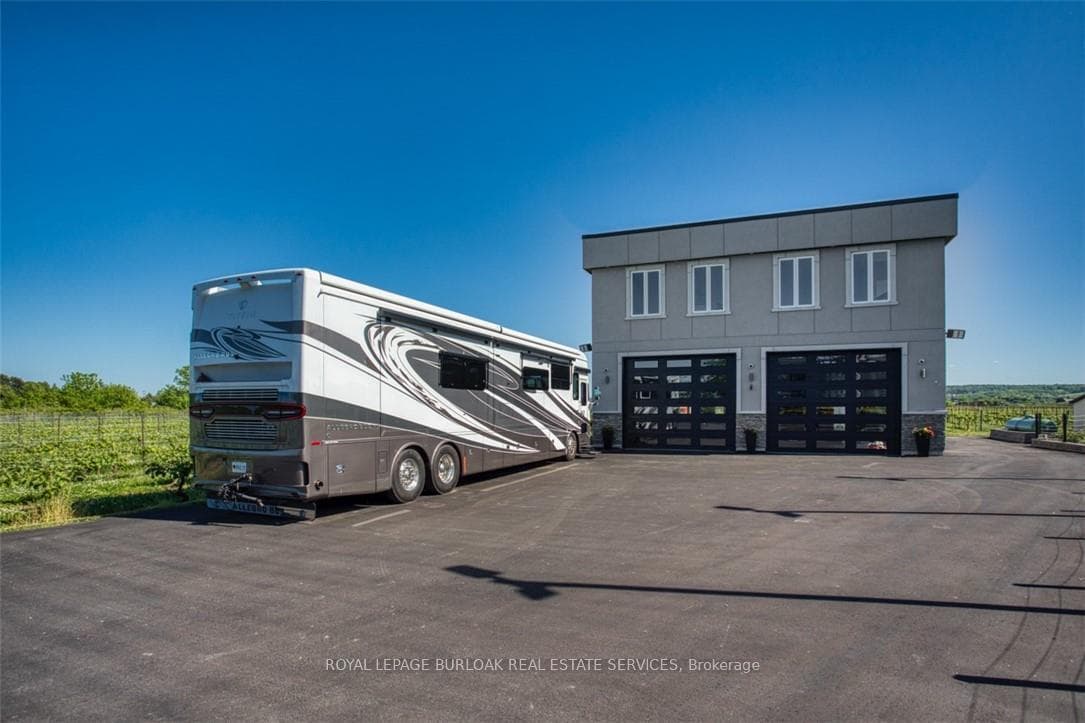 4939 Thirty Road photo 32