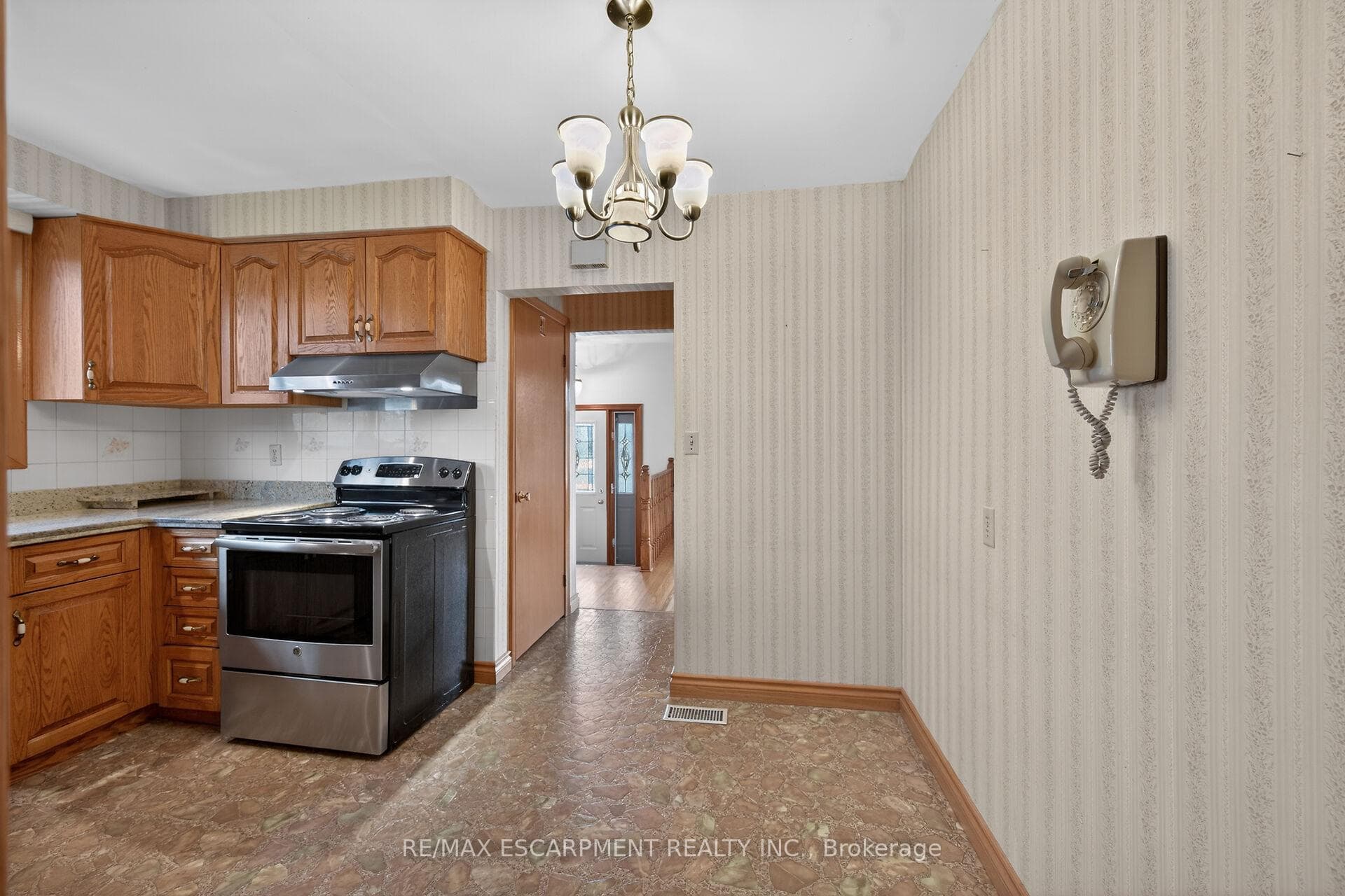 336 Montmorency Drive photo 14