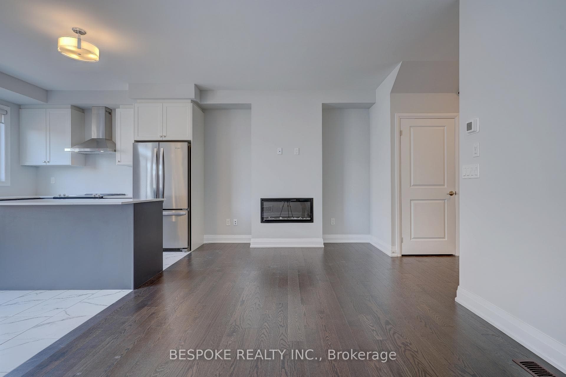 968 Crowsnest Hollow Avenue photo 9