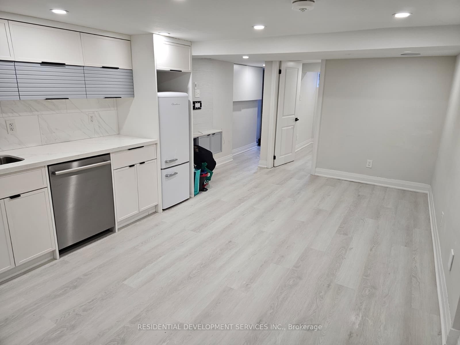 275 Euclid Avenue Unit Basement photo 4
