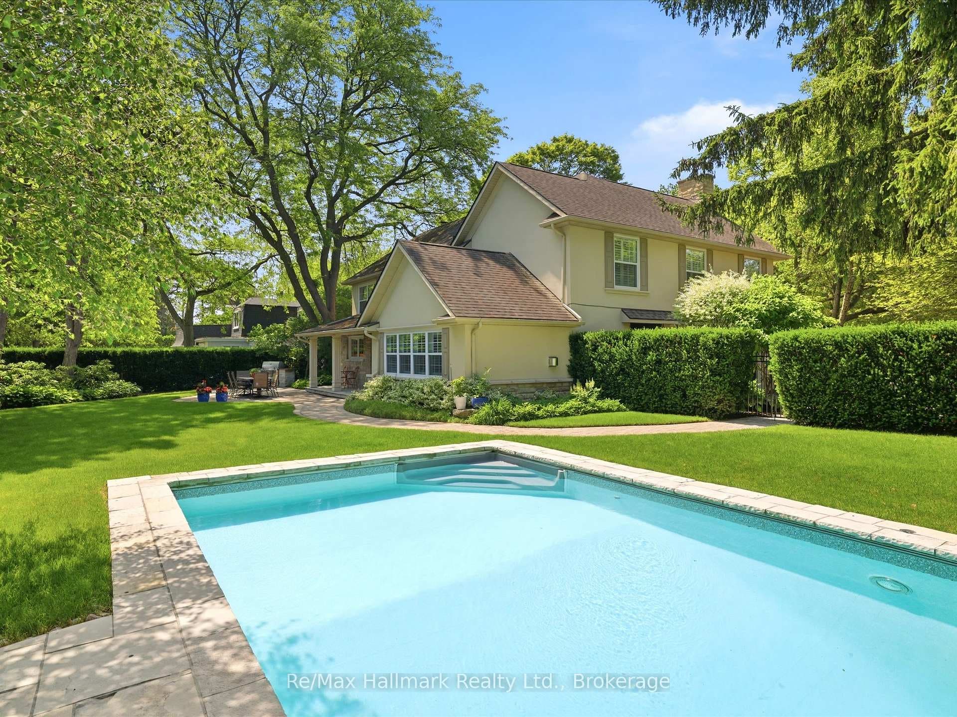 153 Cairncroft Road photo 2