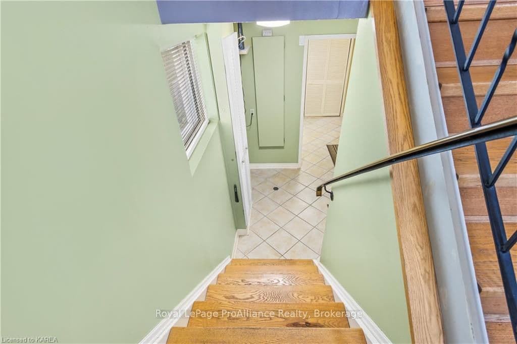 946 OLD COLONY Road photo 16