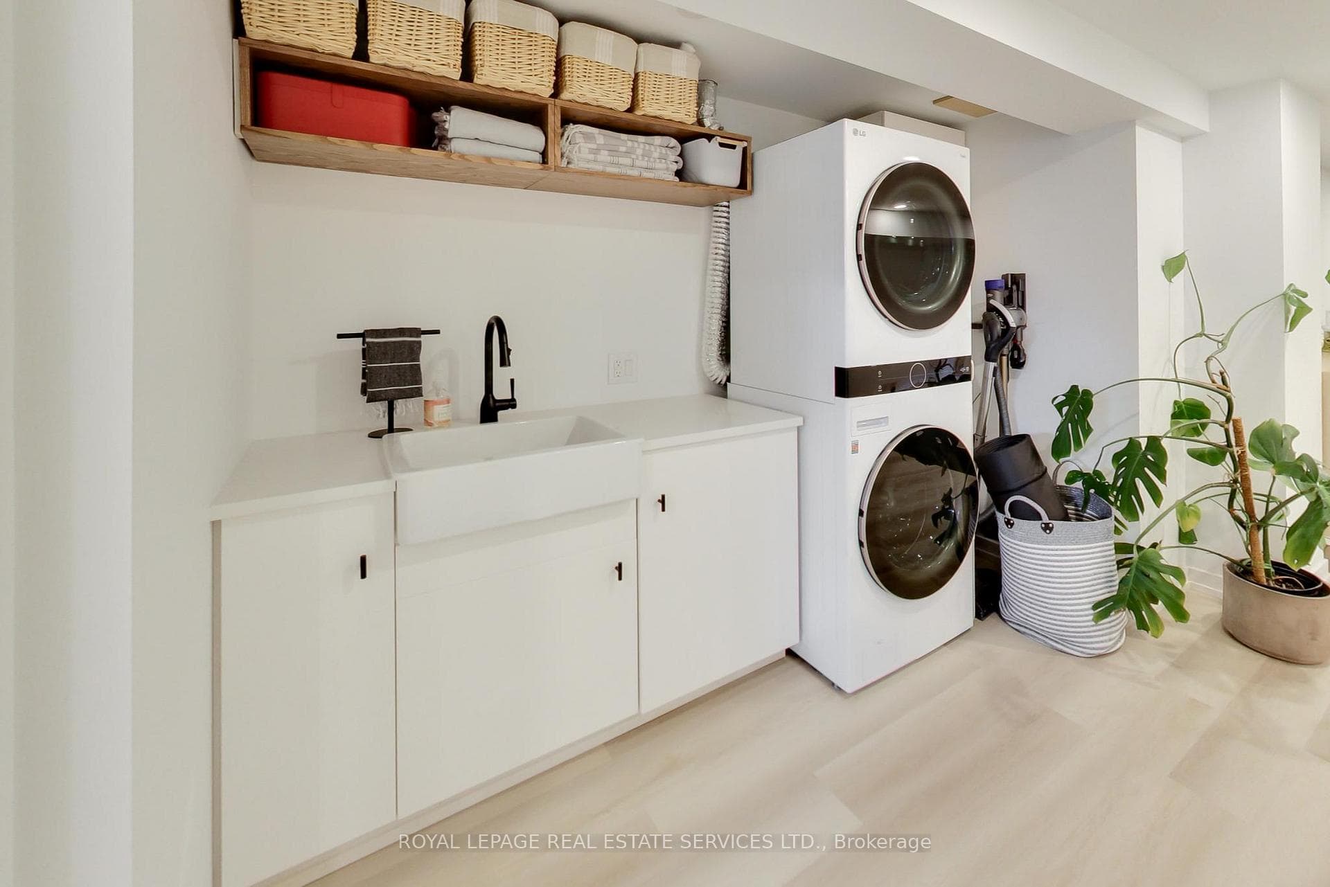 36 Finchley Road photo 24
