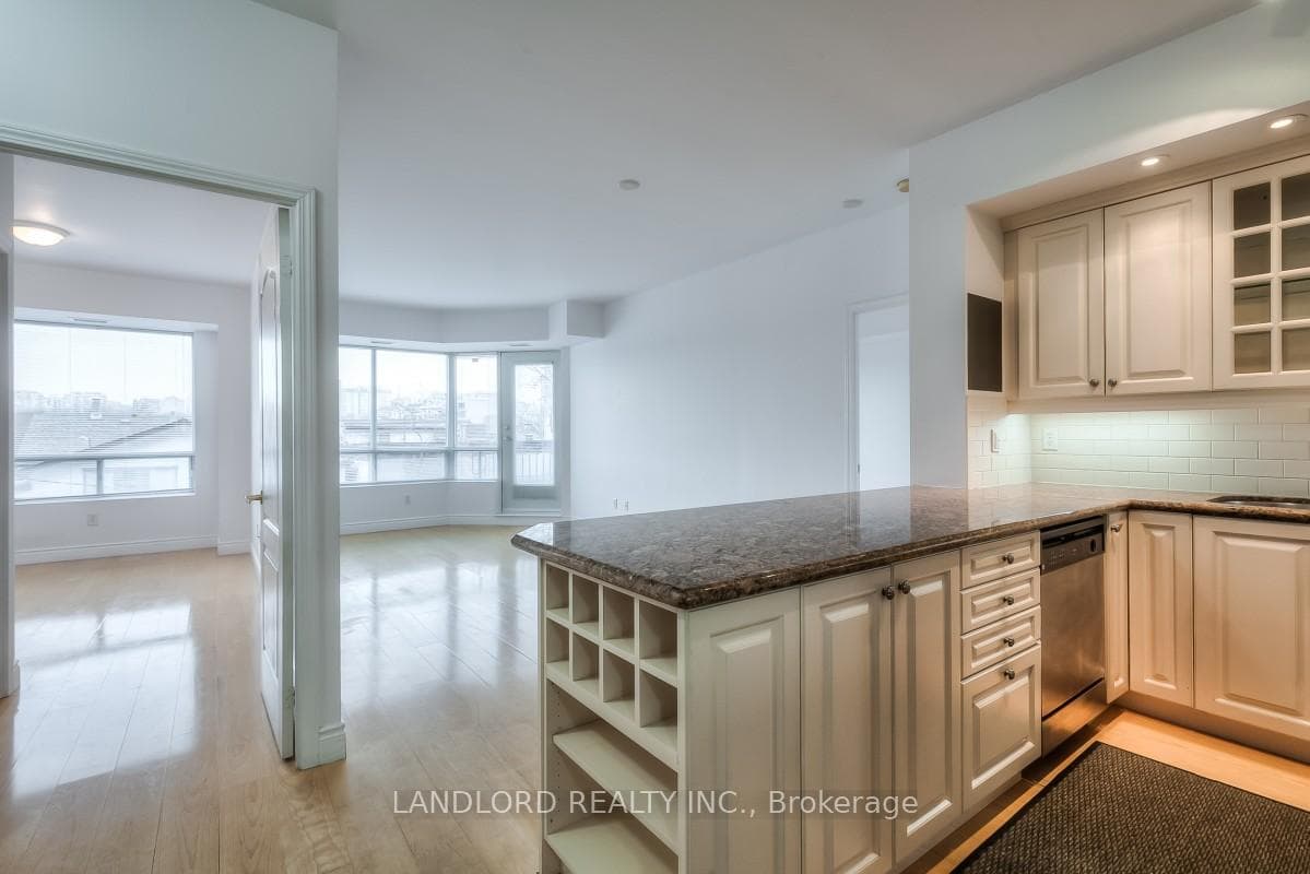 77 Mcmurrich Street Unit 307 photo 1